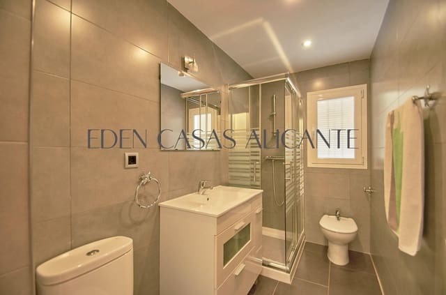 3 slaapkamer Appartement te koop in Playa de San Juan, Alicante stad met zwembad - € 380.000 (Ref: 8825286)