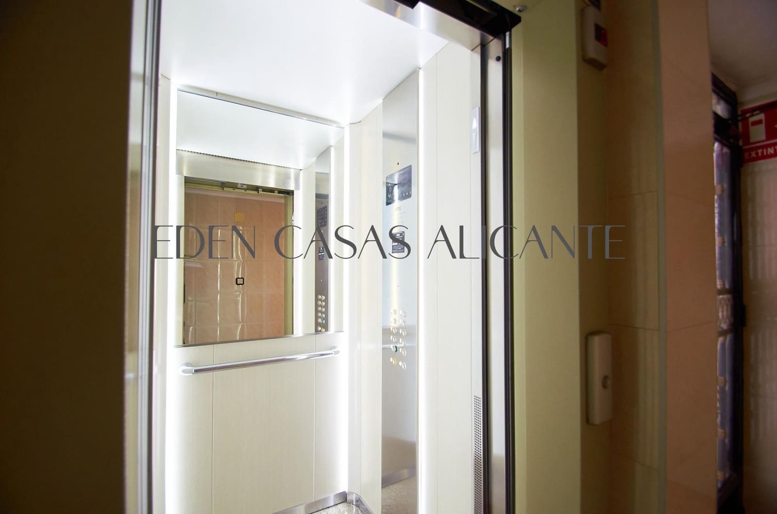 3 soveværelse Lejlighed til salg i Playa de San Juan med swimmingpool - € 380.000 (Ref: 8825286)