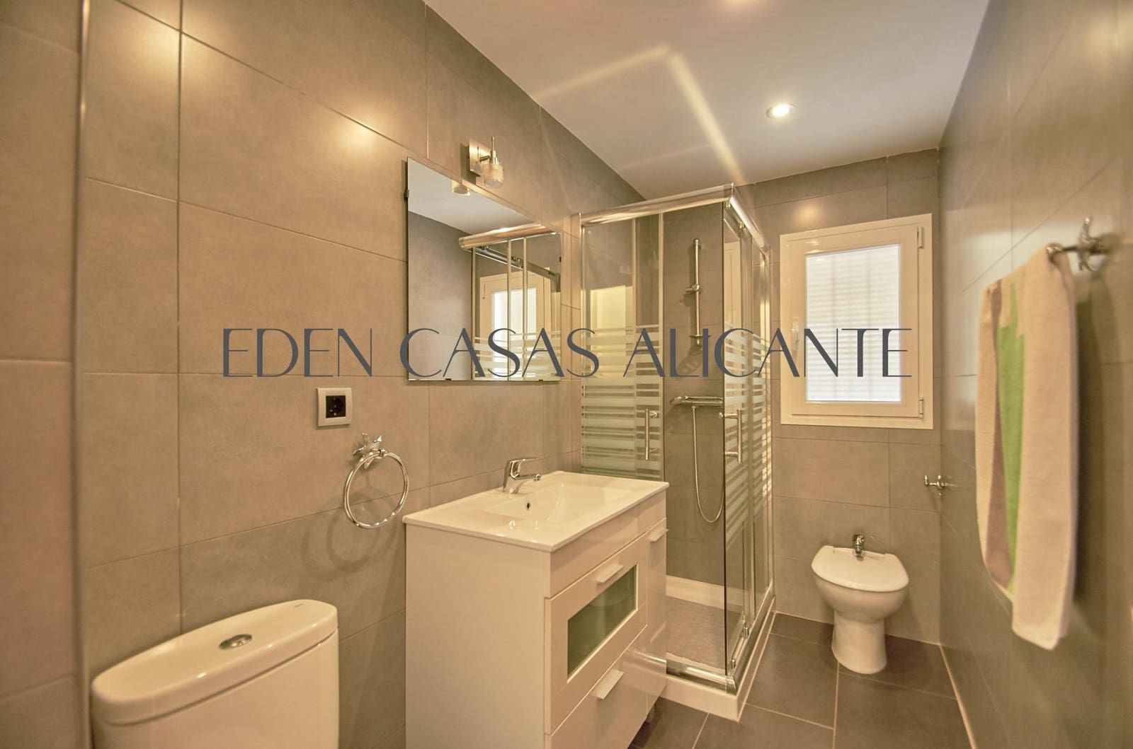 3 soveværelse Lejlighed til salg i Playa de San Juan med swimmingpool - € 370.000 (Ref: 8825286)