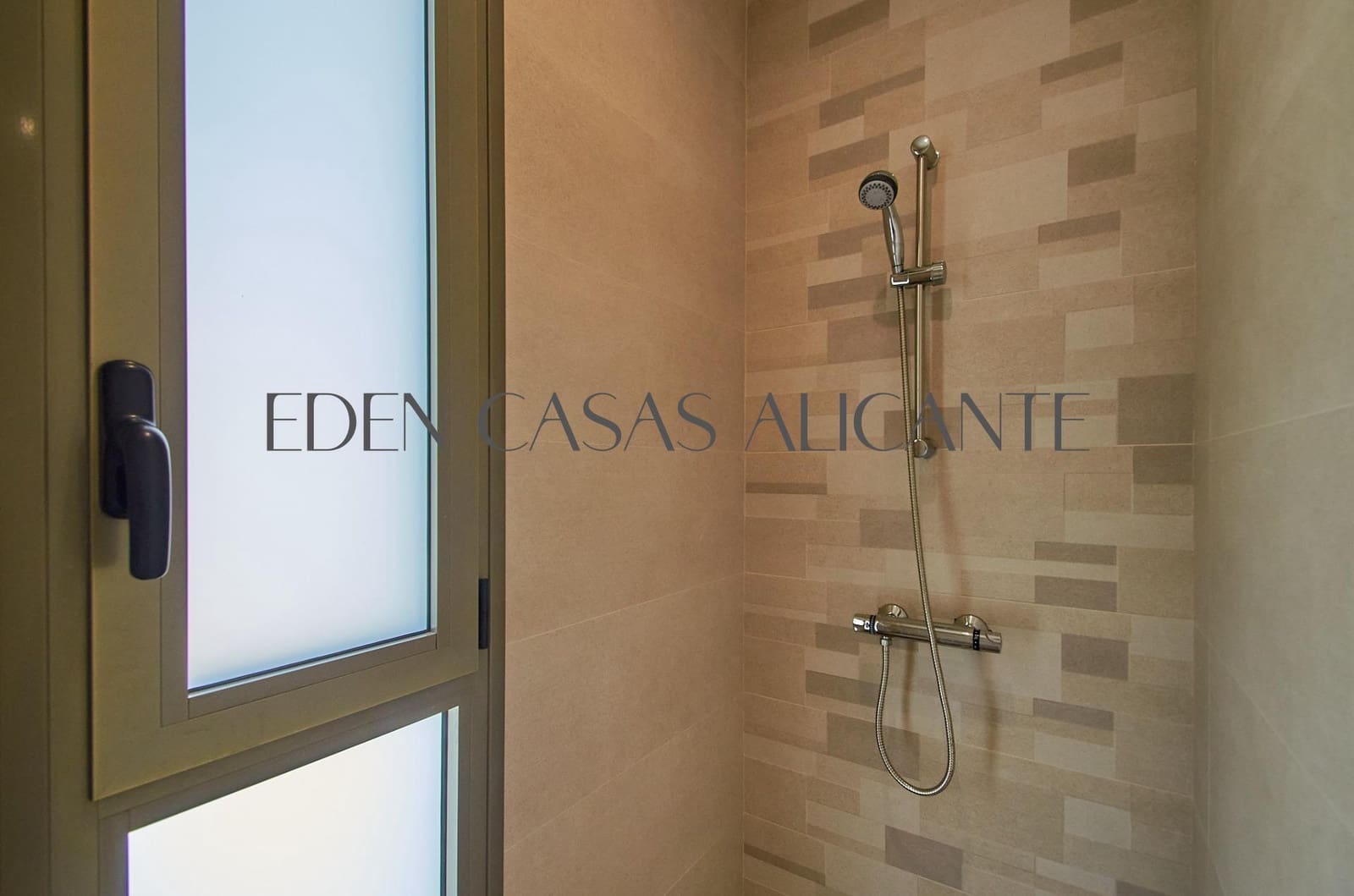 5 quarto Moradia para venda em Muchamiel / Mutxamel com piscina garagem - 985 000 € (Ref: 8950774)