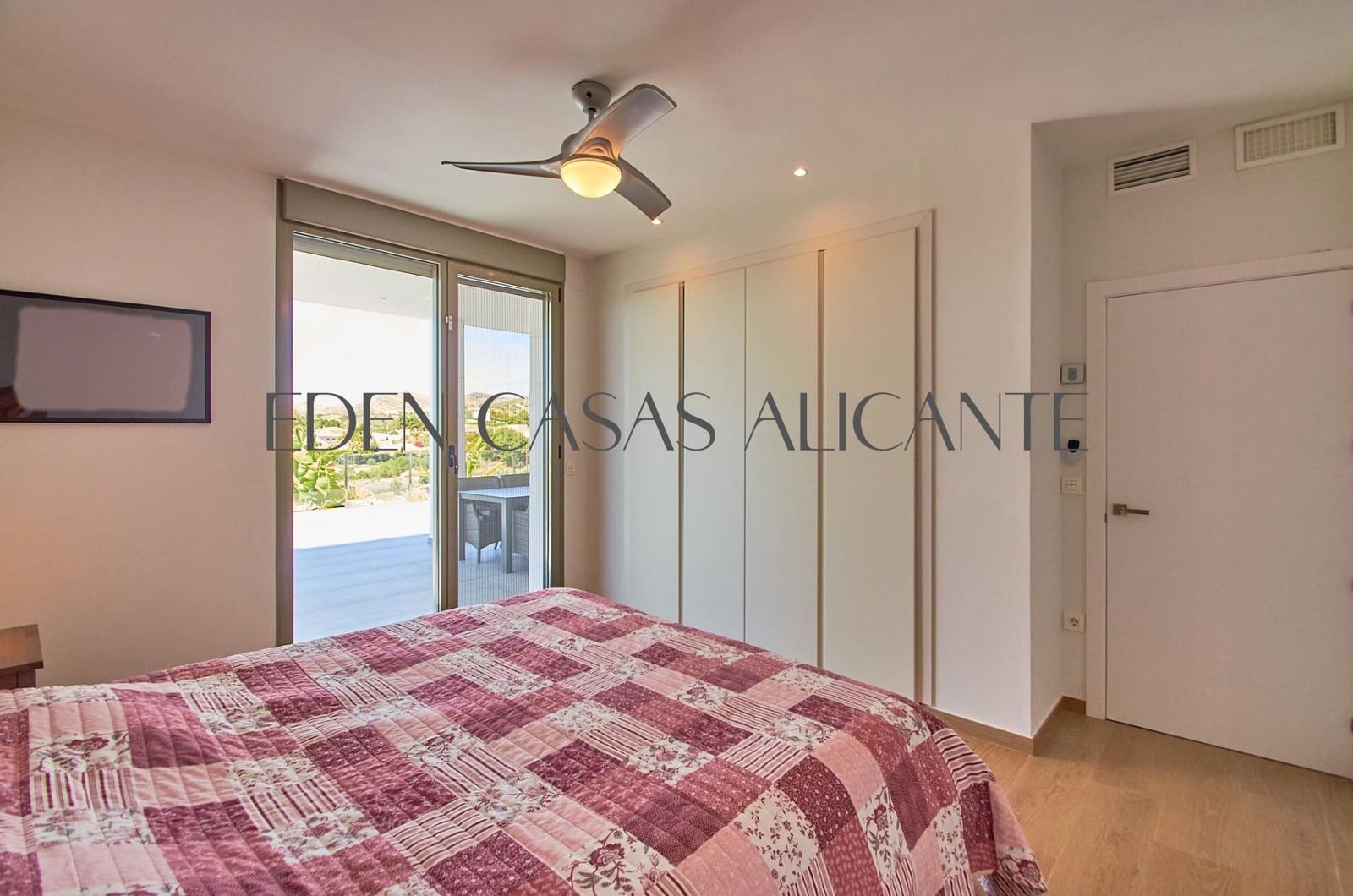 5 quarto Moradia para venda em Muchamiel / Mutxamel com piscina garagem - 985 000 € (Ref: 8950774)