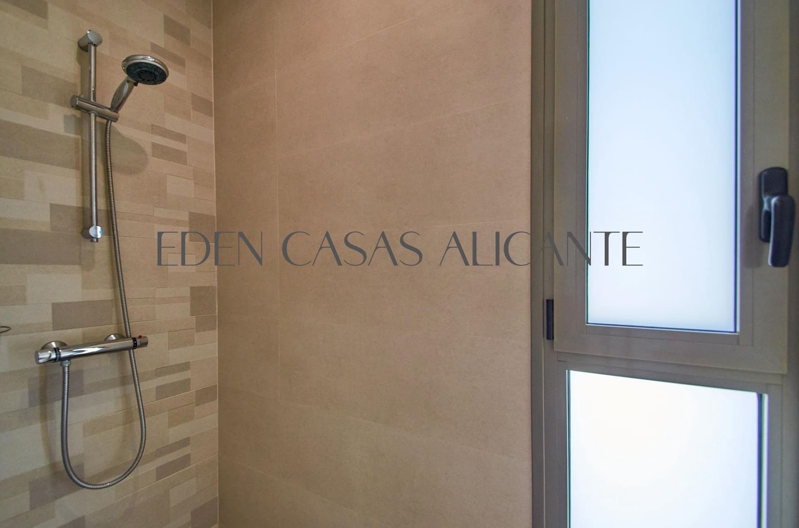 5 quarto Moradia para venda em Muchamiel / Mutxamel com piscina garagem - 985 000 € (Ref: 8950774)