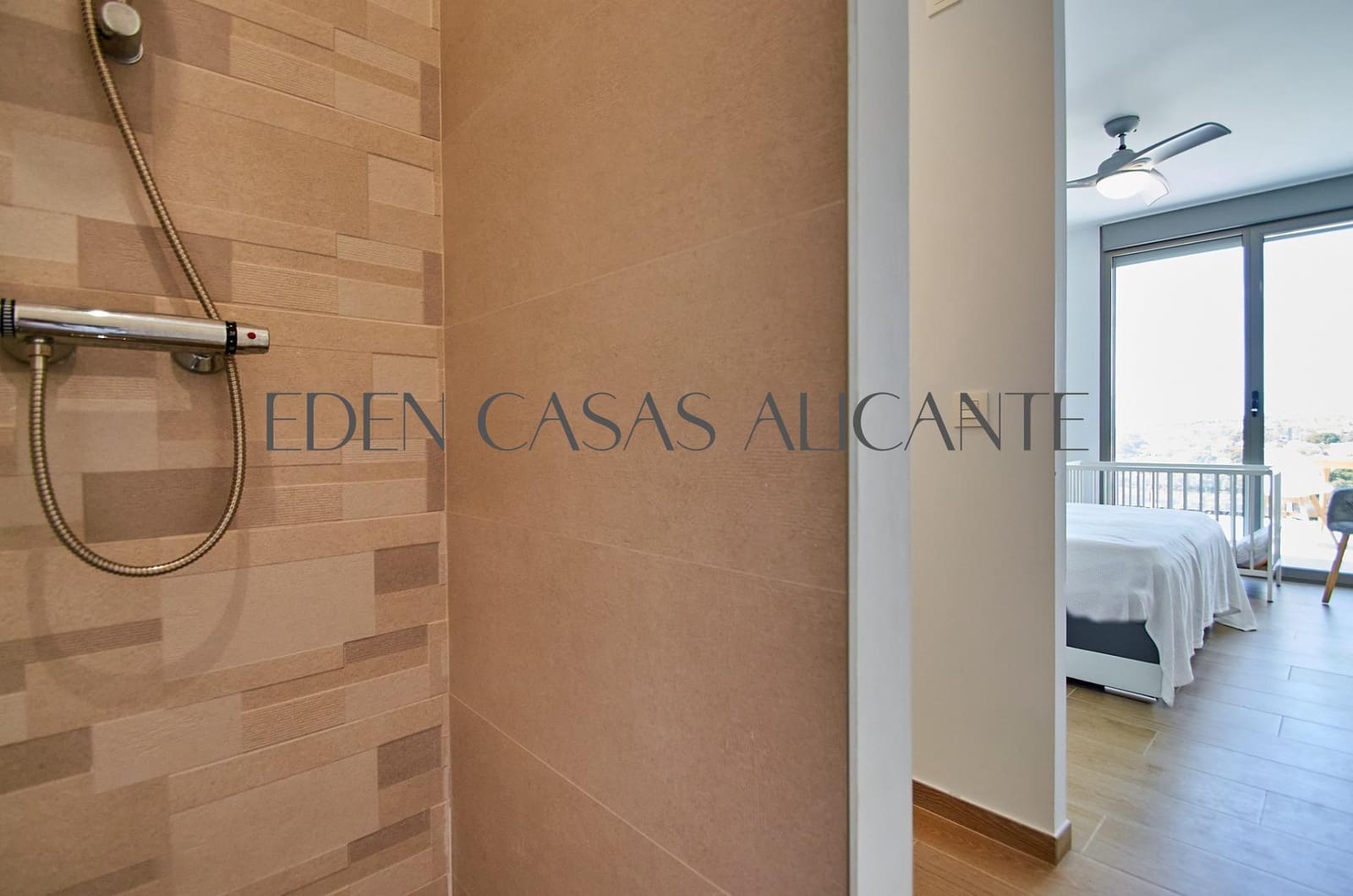 5 quarto Moradia para venda em Muchamiel / Mutxamel com piscina garagem - 985 000 € (Ref: 8950774)