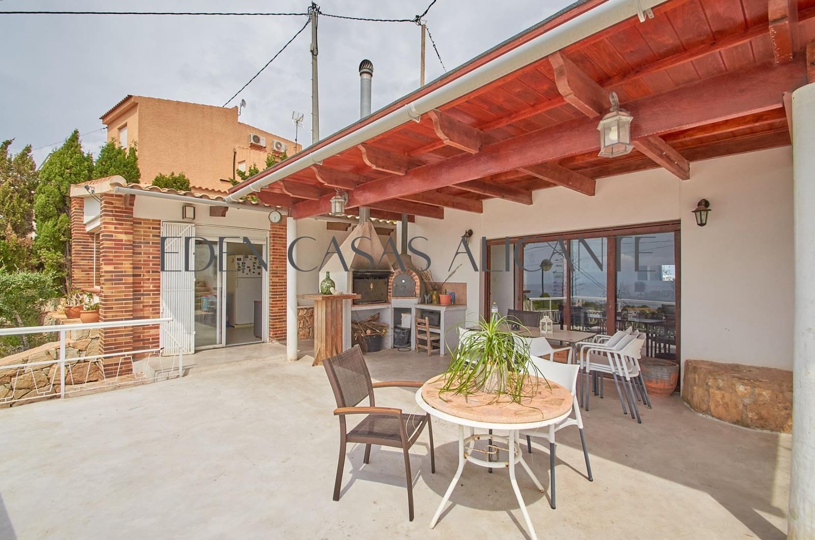 3 soveværelse Villa til salg i El Campello med swimmingpool garage - € 430.000 (Ref: 8993950)