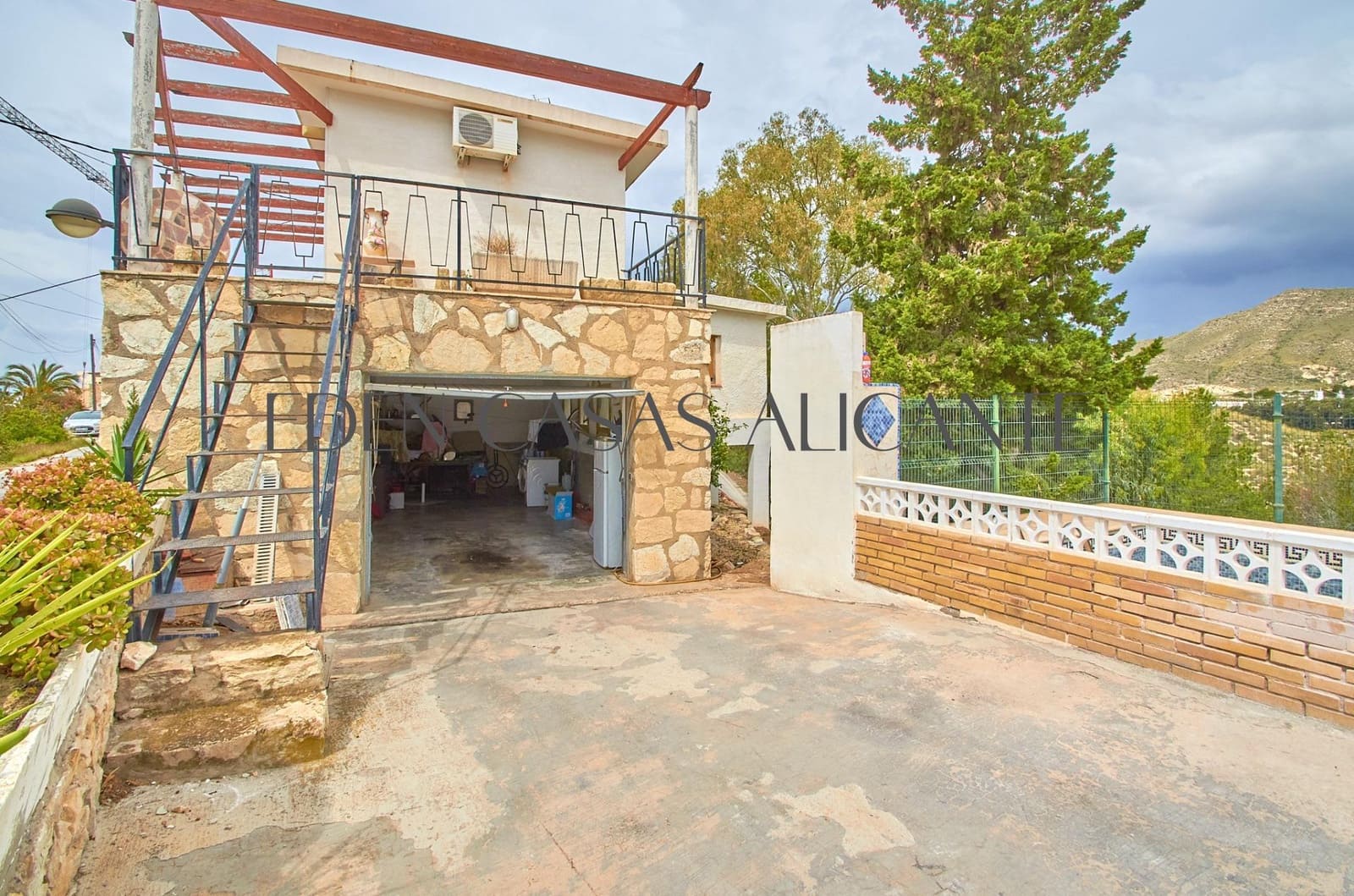 3 soveværelse Villa til salg i El Campello med swimmingpool garage - € 430.000 (Ref: 8993950)