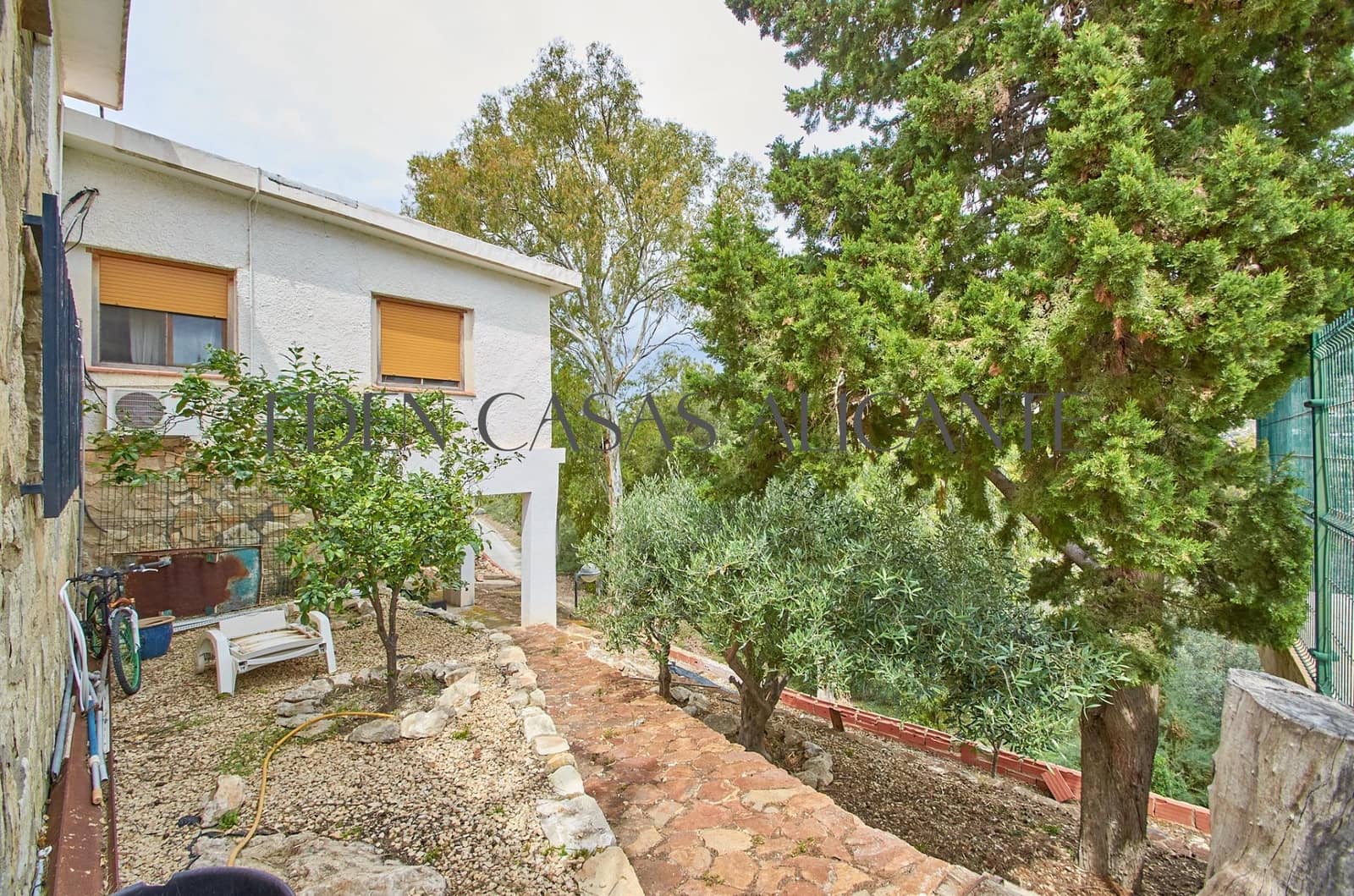 3 soveværelse Villa til salg i El Campello med swimmingpool garage - € 430.000 (Ref: 8993950)