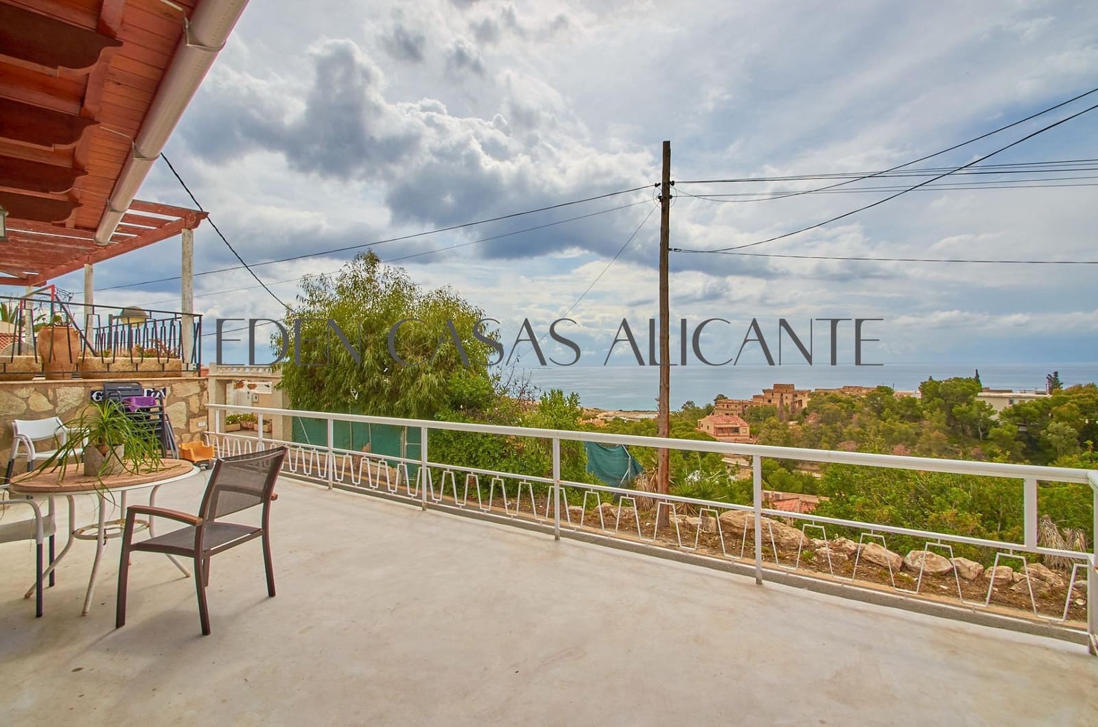 3 soveværelse Villa til salg i El Campello med swimmingpool garage - € 430.000 (Ref: 8993950)