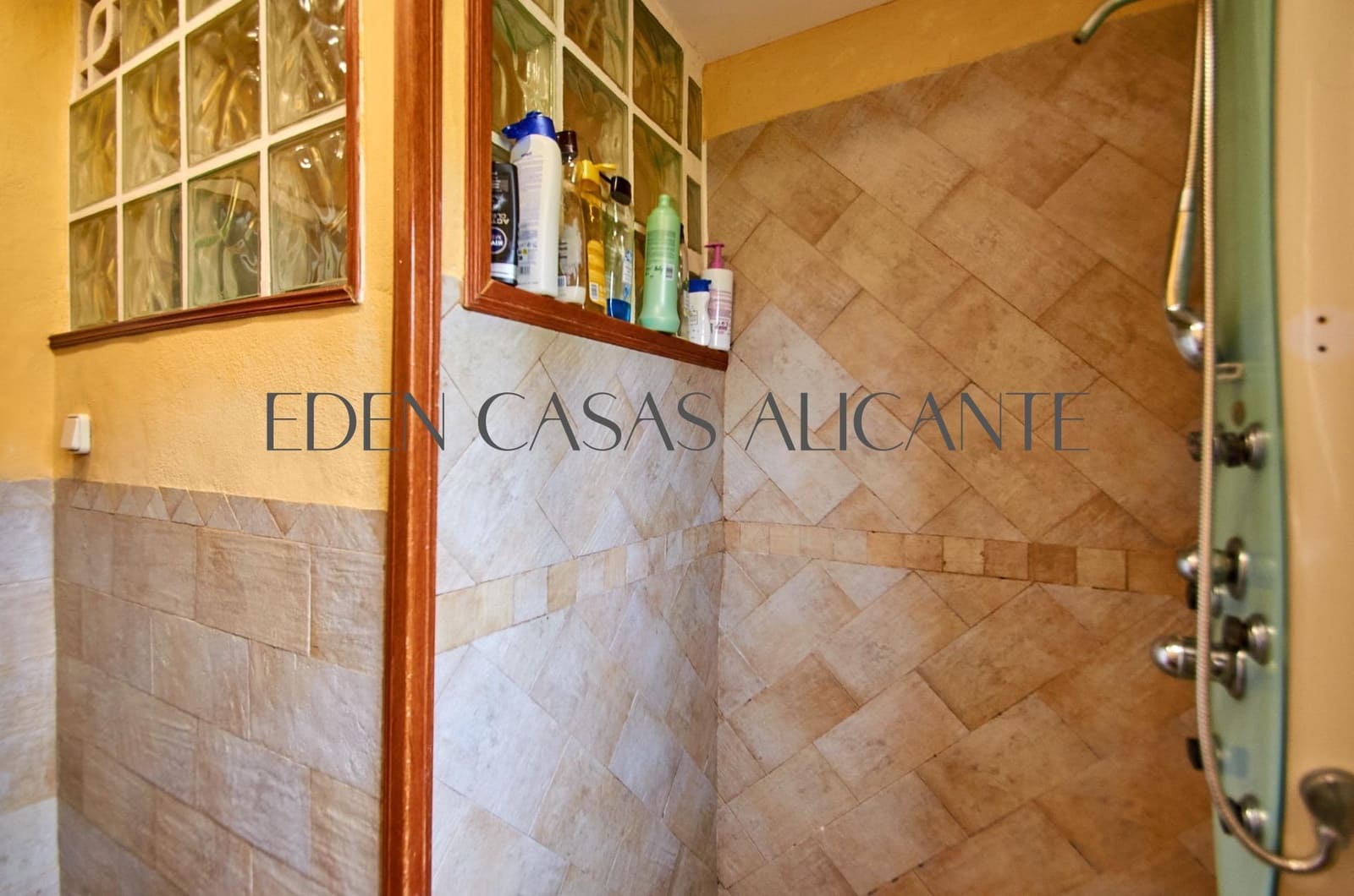 3 soveværelse Villa til salg i El Campello med swimmingpool garage - € 430.000 (Ref: 8993950)