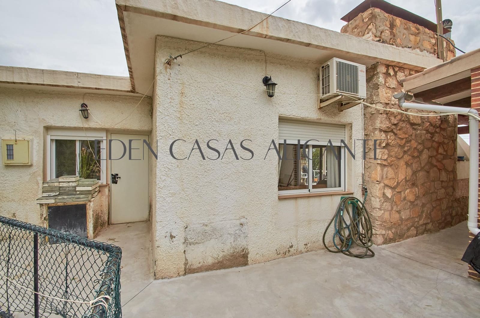 3 soveværelse Villa til salg i El Campello med swimmingpool garage - € 430.000 (Ref: 8993950)