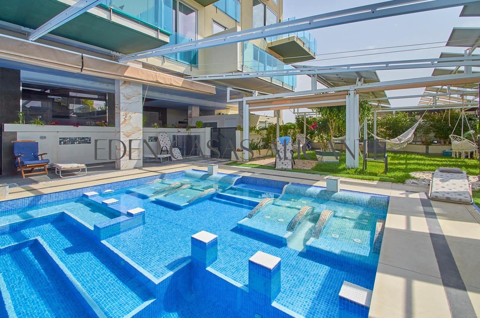 2 bedroom Apartment for sale in Finestrat with pool - € 299,995 (Ref: 9078101)