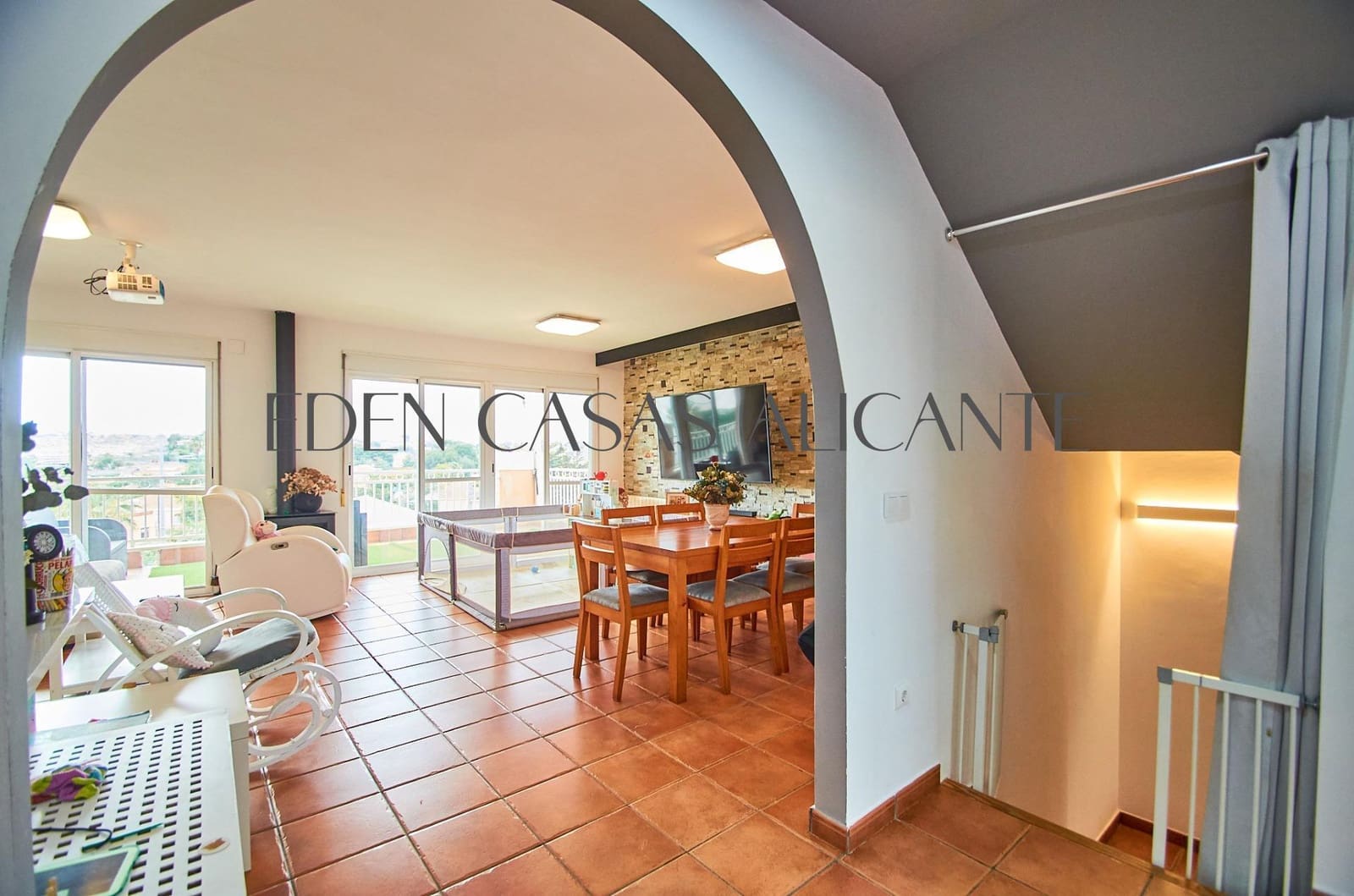 5 soveværelse Rækkehus til salg i Muchamiel / Mutxamel - € 349.000 (Ref: 9078103)