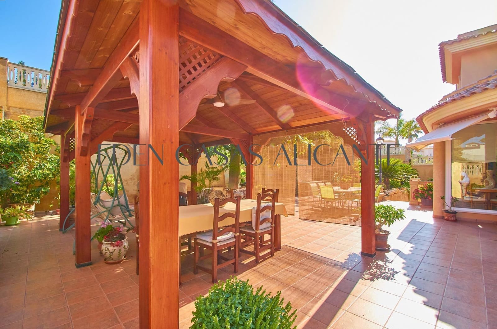 3 soveværelse Villa til salg i El Campello med garage - € 590.000 (Ref: 9103039)