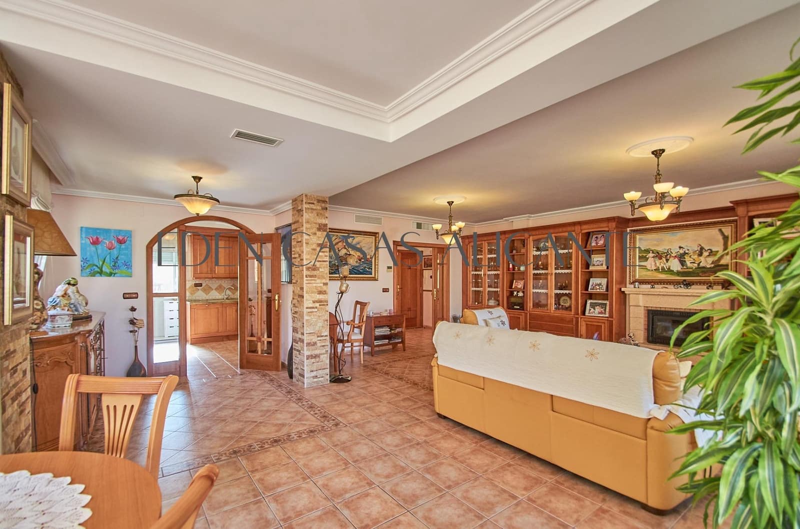 3 soveværelse Villa til salg i El Campello med garage - € 590.000 (Ref: 9103039)