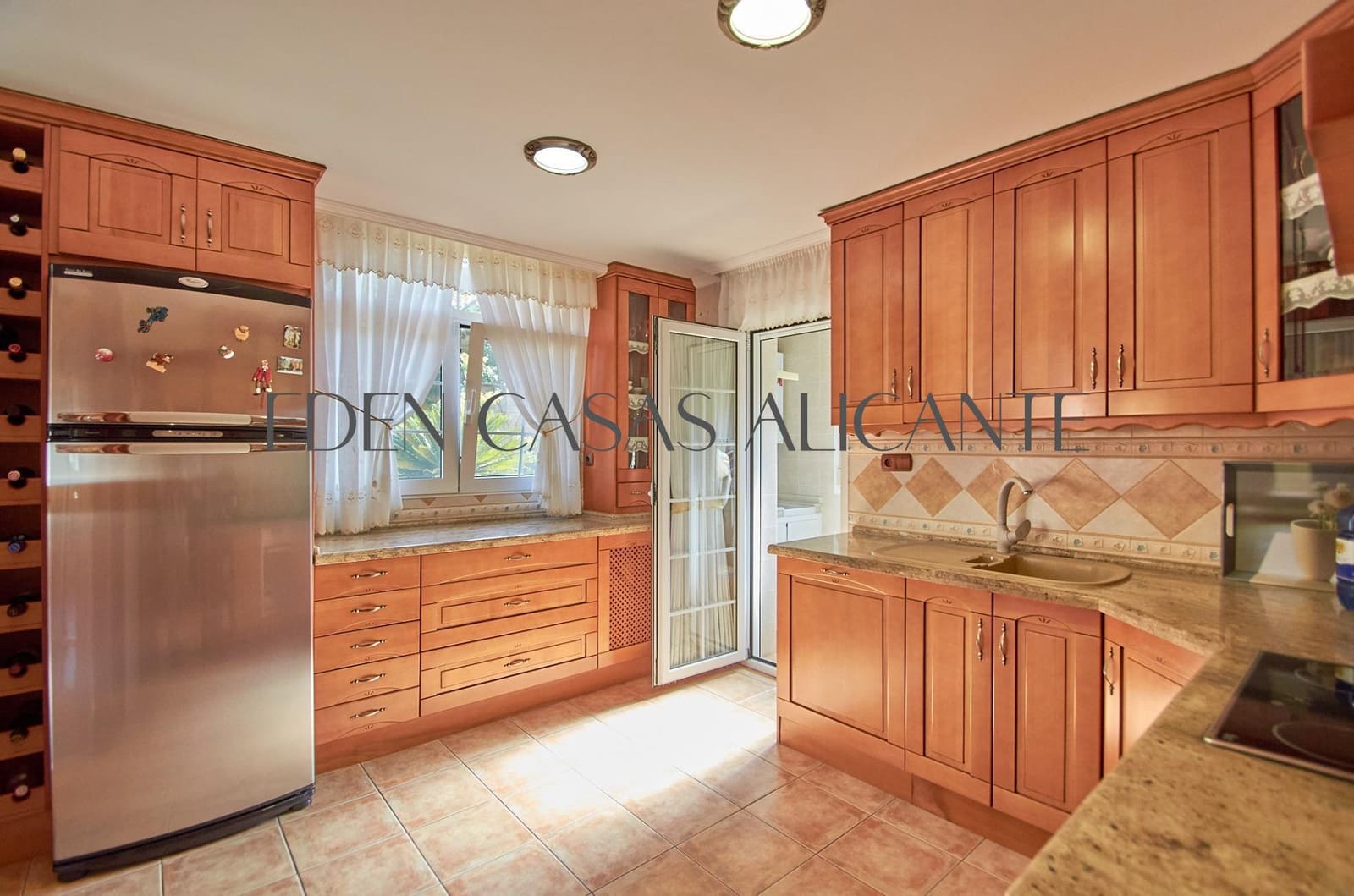 3 soveværelse Villa til salg i El Campello med garage - € 590.000 (Ref: 9103039)