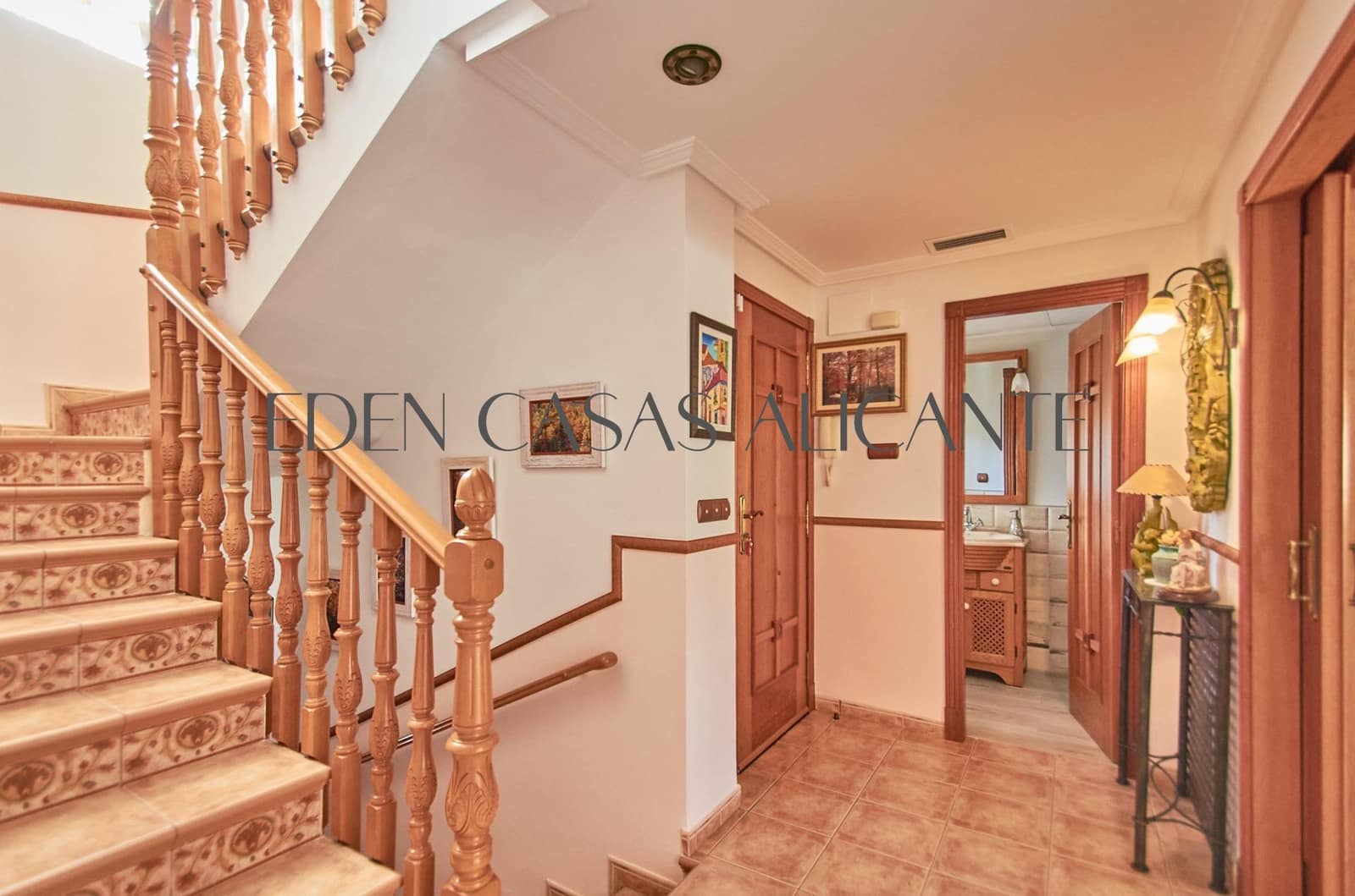 3 soveværelse Villa til salg i El Campello med garage - € 590.000 (Ref: 9103039)