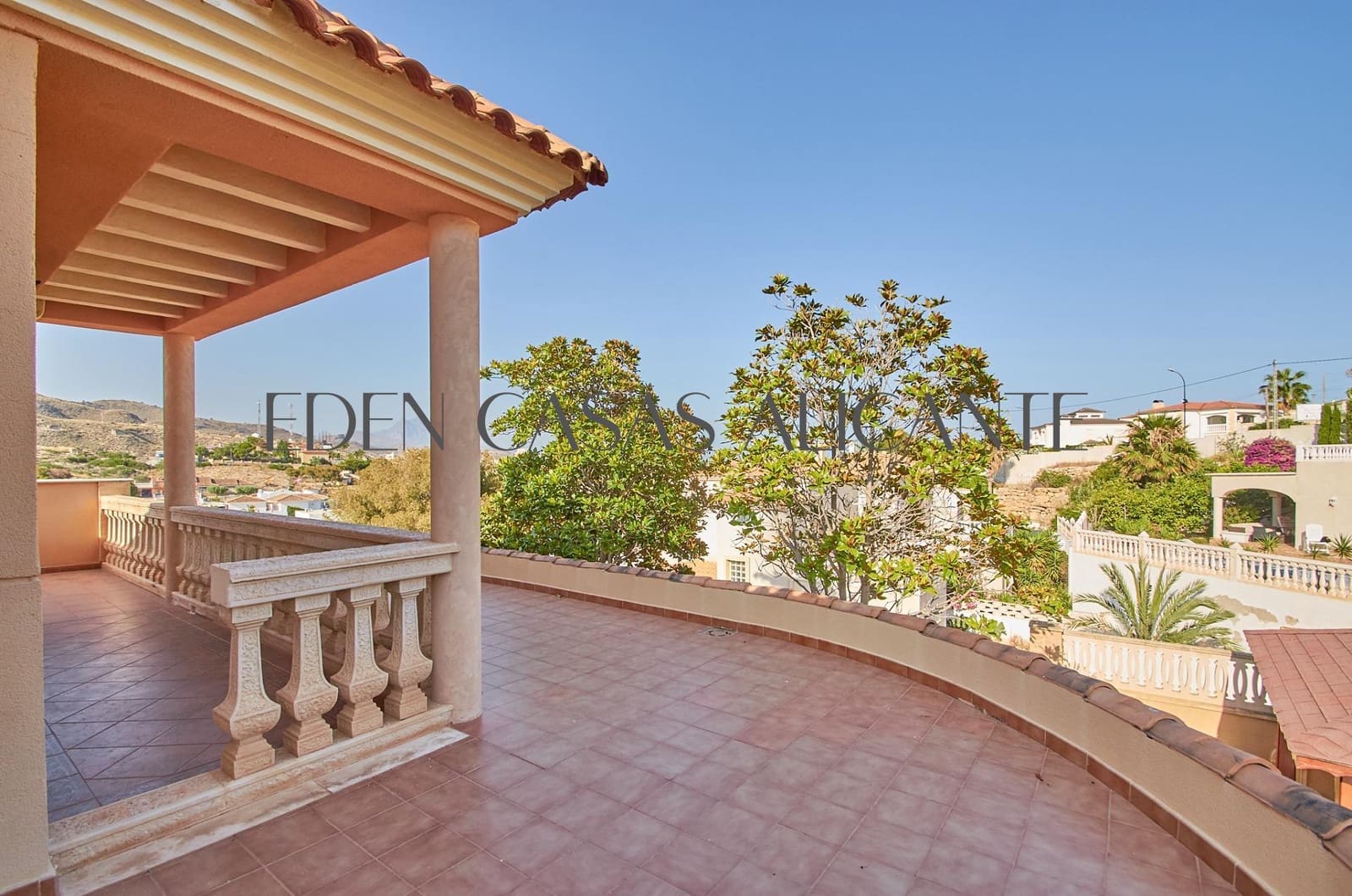 3 soveværelse Villa til salg i El Campello med garage - € 590.000 (Ref: 9103039)