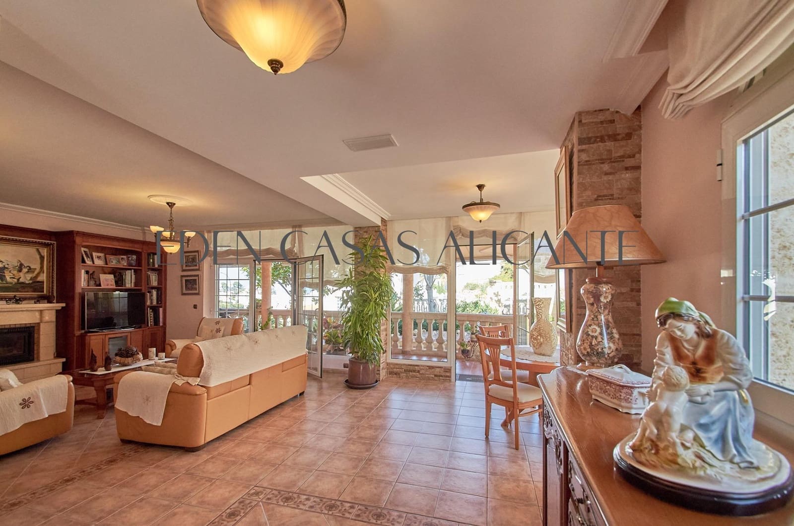 3 soveværelse Villa til salg i El Campello med garage - € 590.000 (Ref: 9103039)