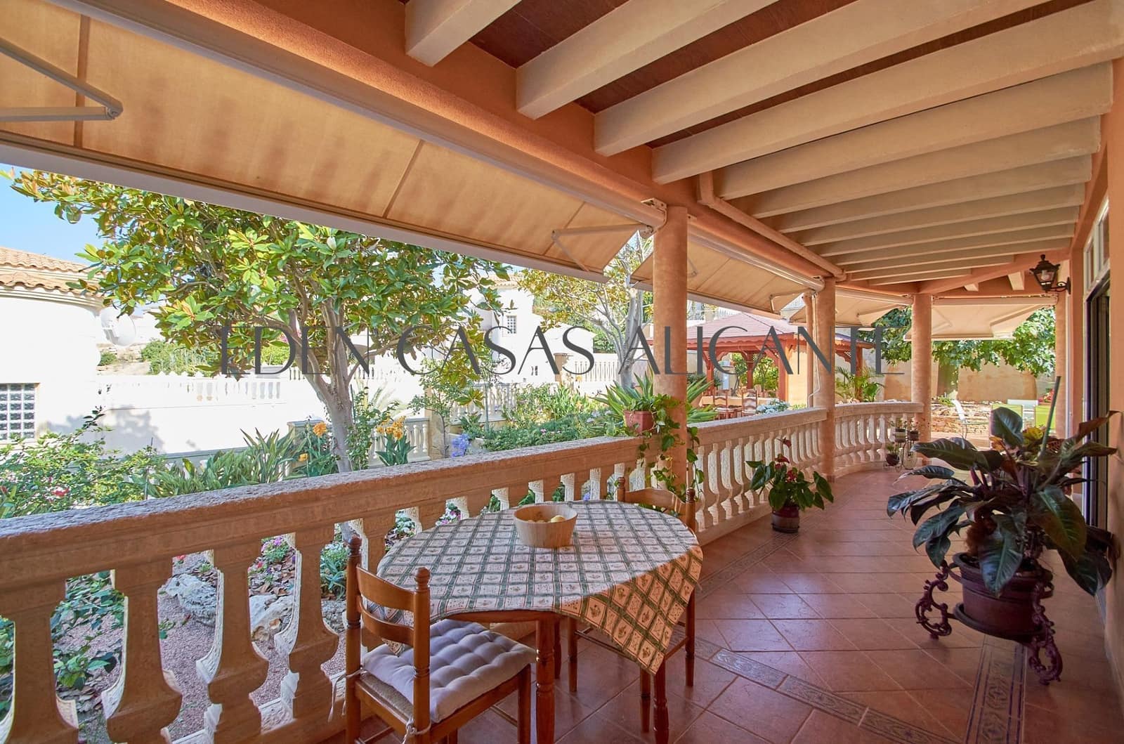 3 soveværelse Villa til salg i El Campello med garage - € 590.000 (Ref: 9103039)