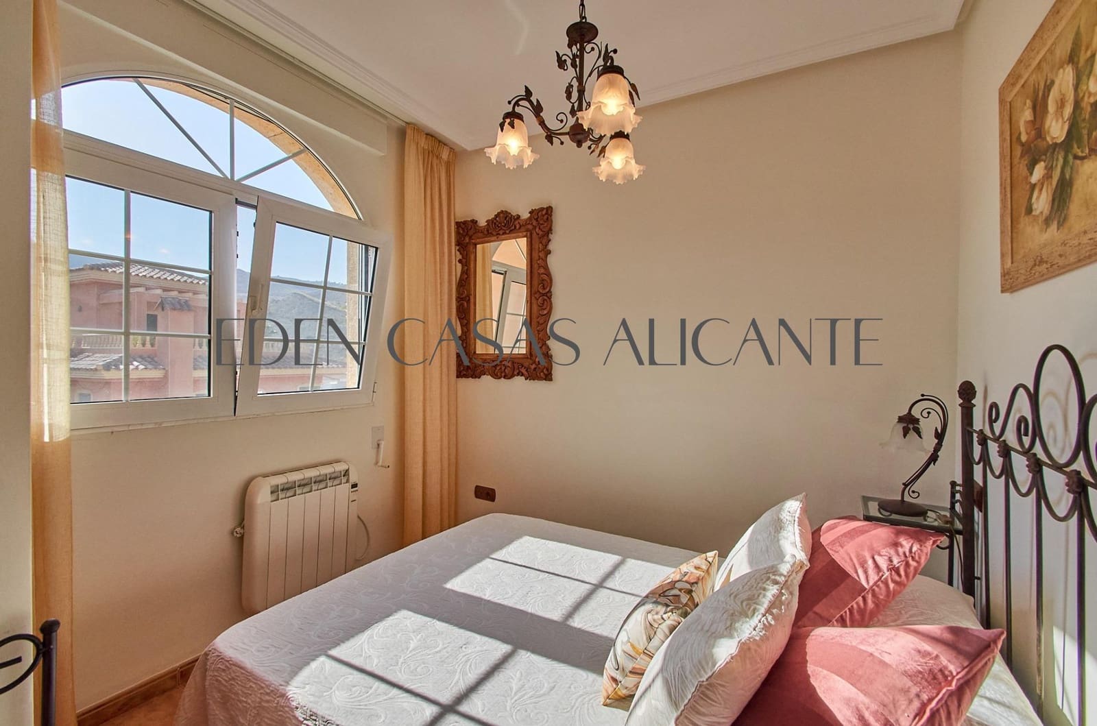 3 soveværelse Villa til salg i El Campello med garage - € 590.000 (Ref: 9103039)