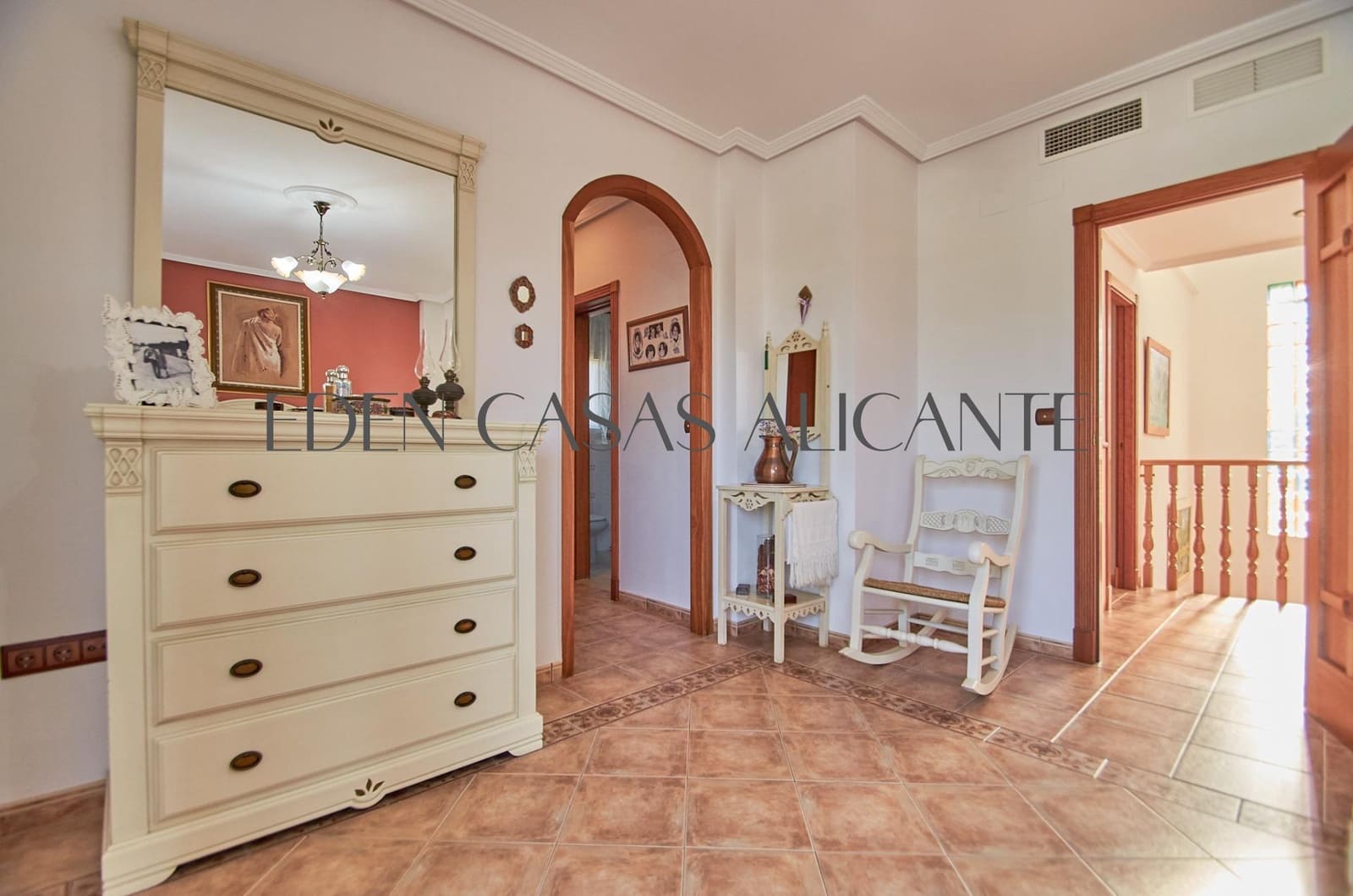 3 soveværelse Villa til salg i El Campello med garage - € 590.000 (Ref: 9103039)