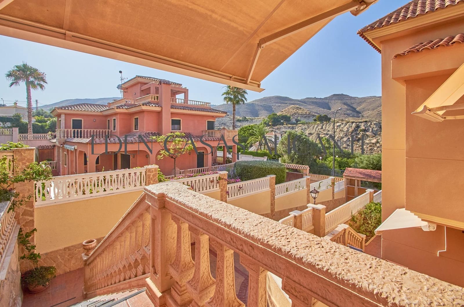 3 soveværelse Villa til salg i El Campello med garage - € 590.000 (Ref: 9103039)