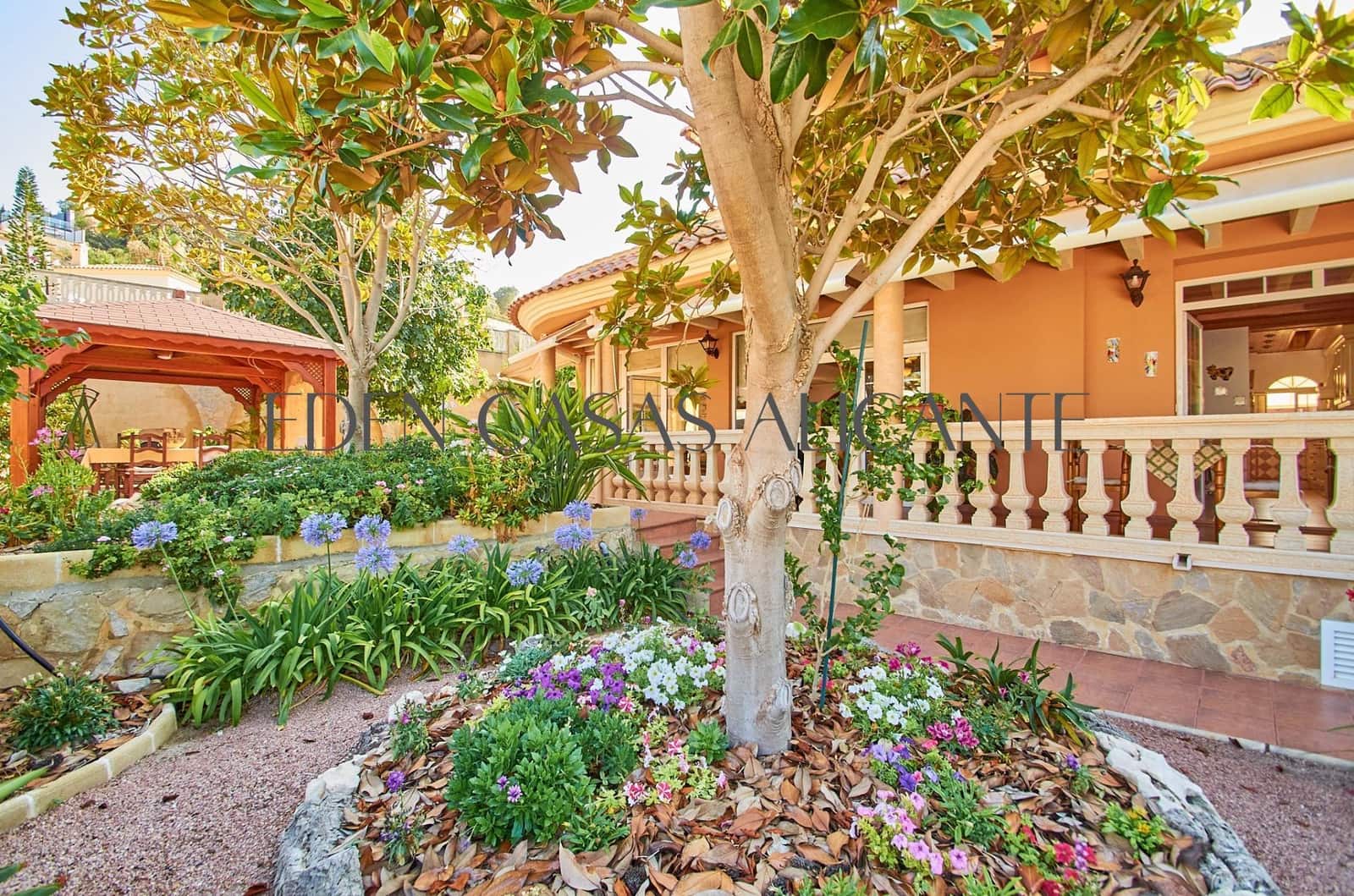 3 soveværelse Villa til salg i El Campello med garage - € 590.000 (Ref: 9103039)