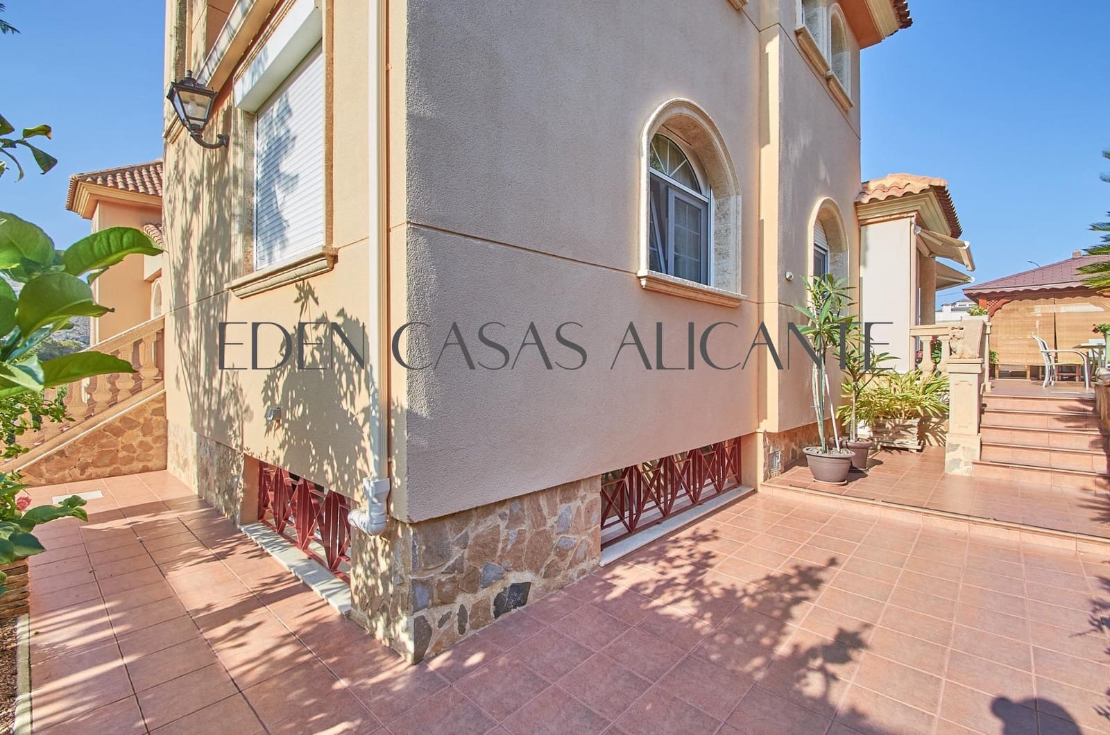 3 soveværelse Villa til salg i El Campello med garage - € 590.000 (Ref: 9103039)