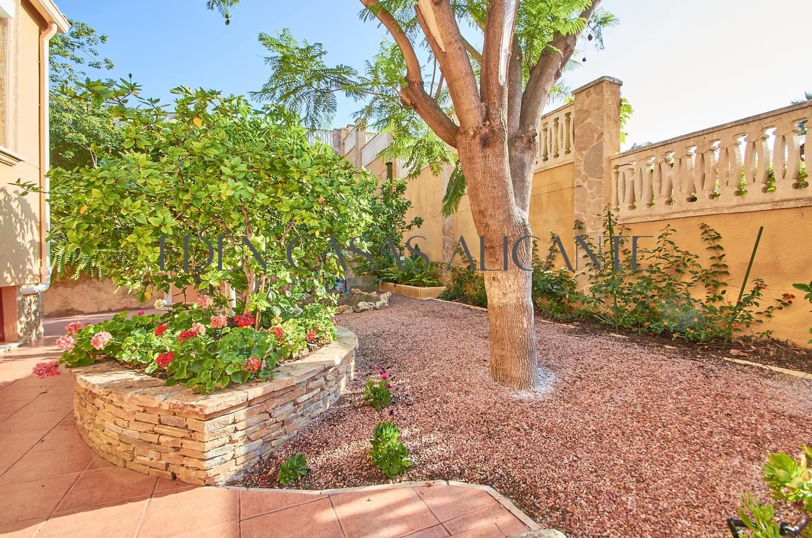 3 soveværelse Villa til salg i El Campello med garage - € 590.000 (Ref: 9103039)