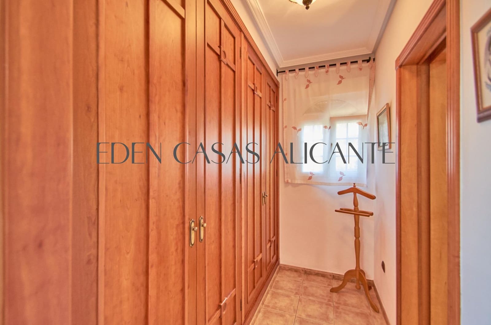 3 soveværelse Villa til salg i El Campello med garage - € 590.000 (Ref: 9103039)