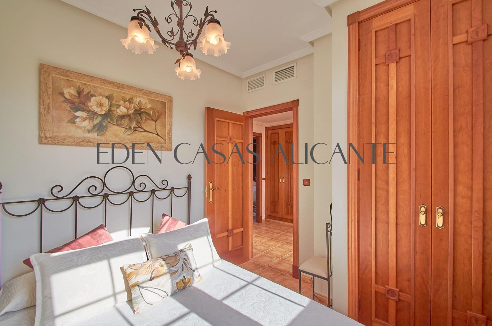 3 soveværelse Villa til salg i El Campello med garage - € 590.000 (Ref: 9103039)