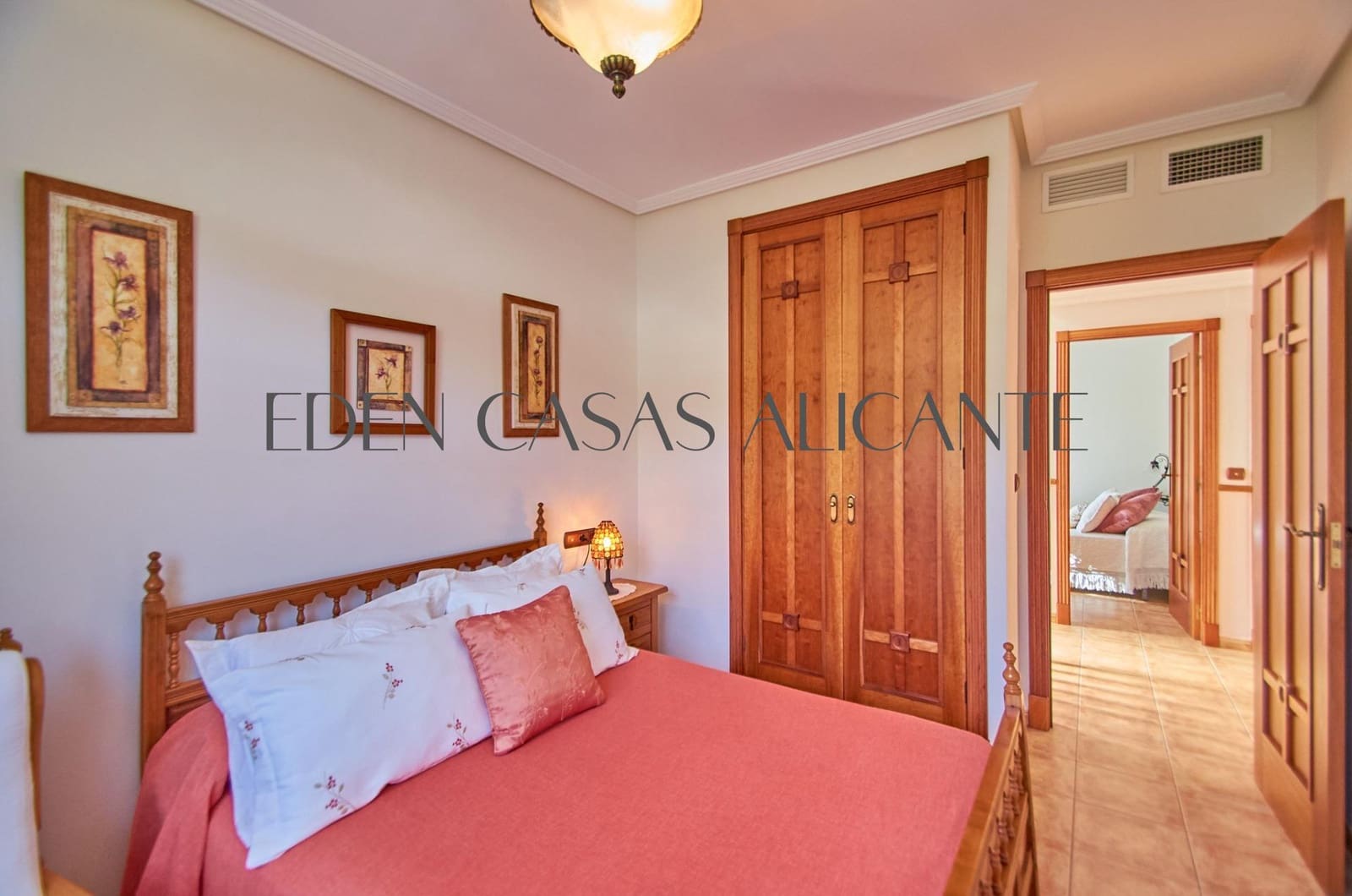 3 soveværelse Villa til salg i El Campello med garage - € 590.000 (Ref: 9103039)