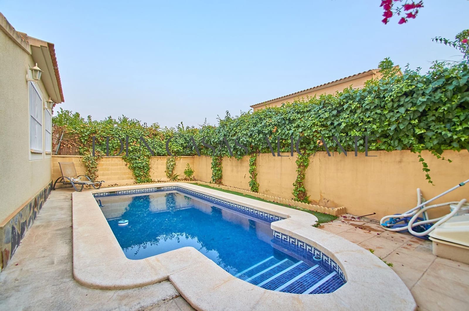 3 slaapkamer Rijtjeshuis te koop in Aguas de Busot / Aigues met zwembad - € 259.000 (Ref: 9188627)