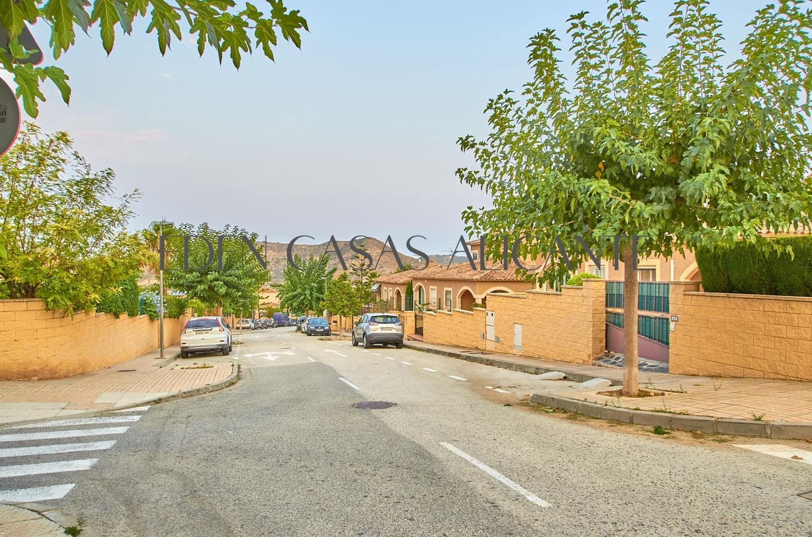 3 slaapkamer Rijtjeshuis te koop in Aguas de Busot / Aigues met zwembad - € 259.000 (Ref: 9188627)