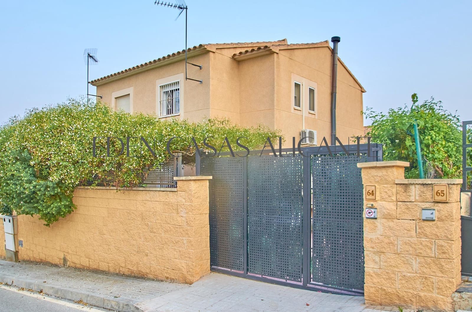 3 sovrum Radhus till salu i Aguas de Busot / Aigues med pool - 240 000 € (Ref: 9188627)