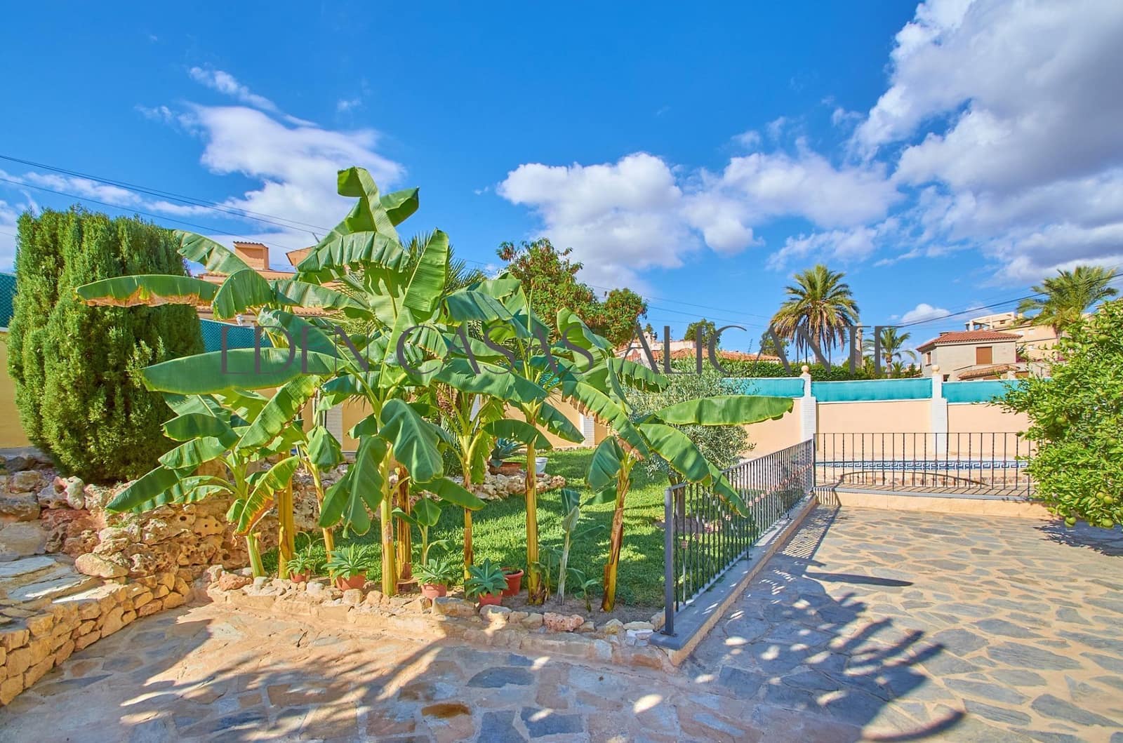 4 sovrum Villa till salu i El Campello med pool garage - 495 000 € (Ref: 9262785)