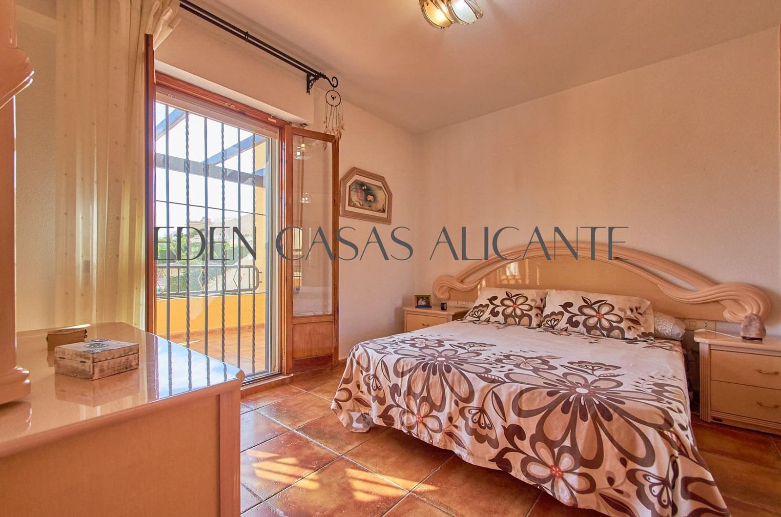 4 sovrum Villa till salu i El Campello med pool garage - 495 000 € (Ref: 9262785)