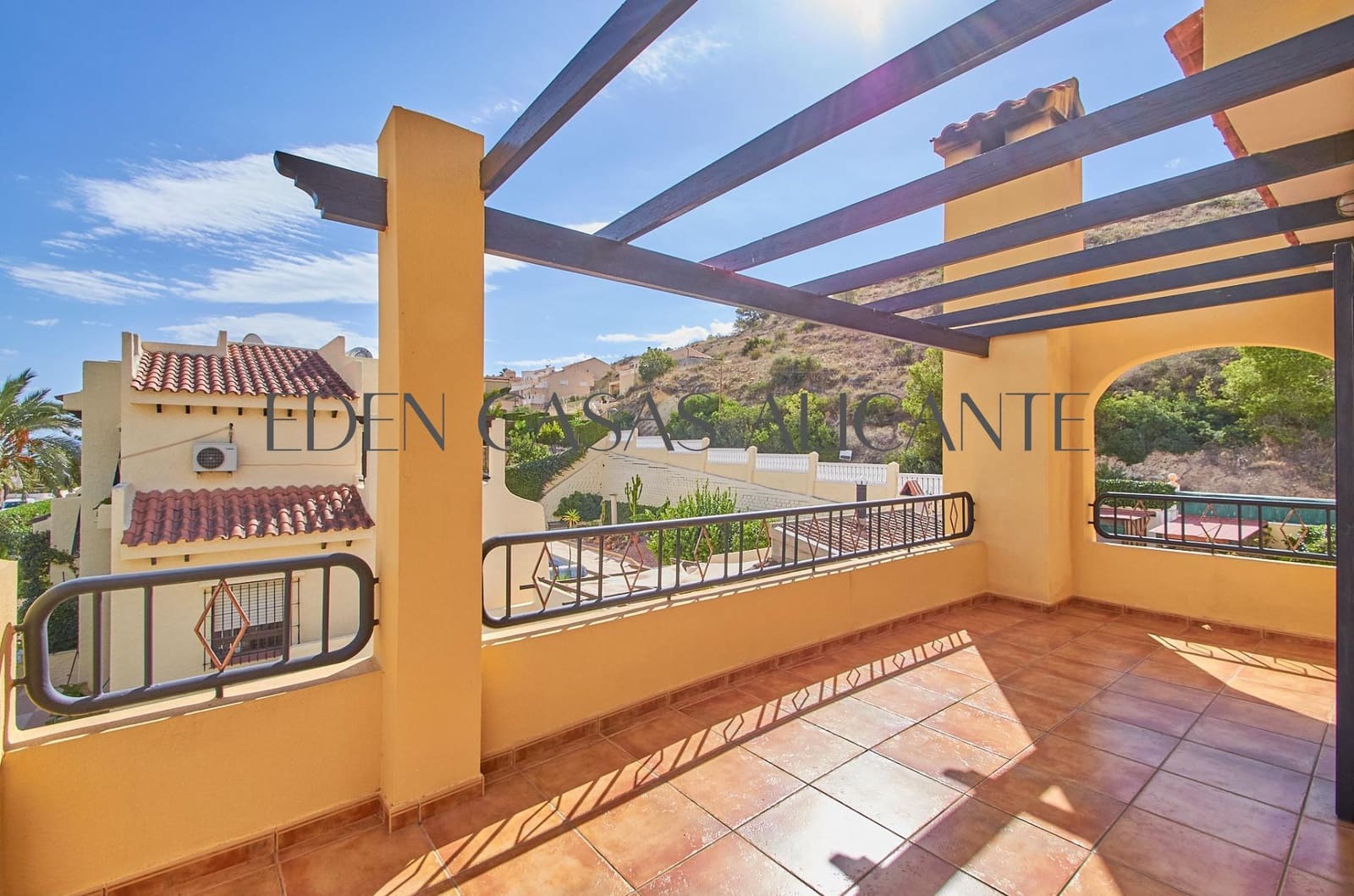 4 sovrum Villa till salu i El Campello med pool garage - 495 000 € (Ref: 9262785)