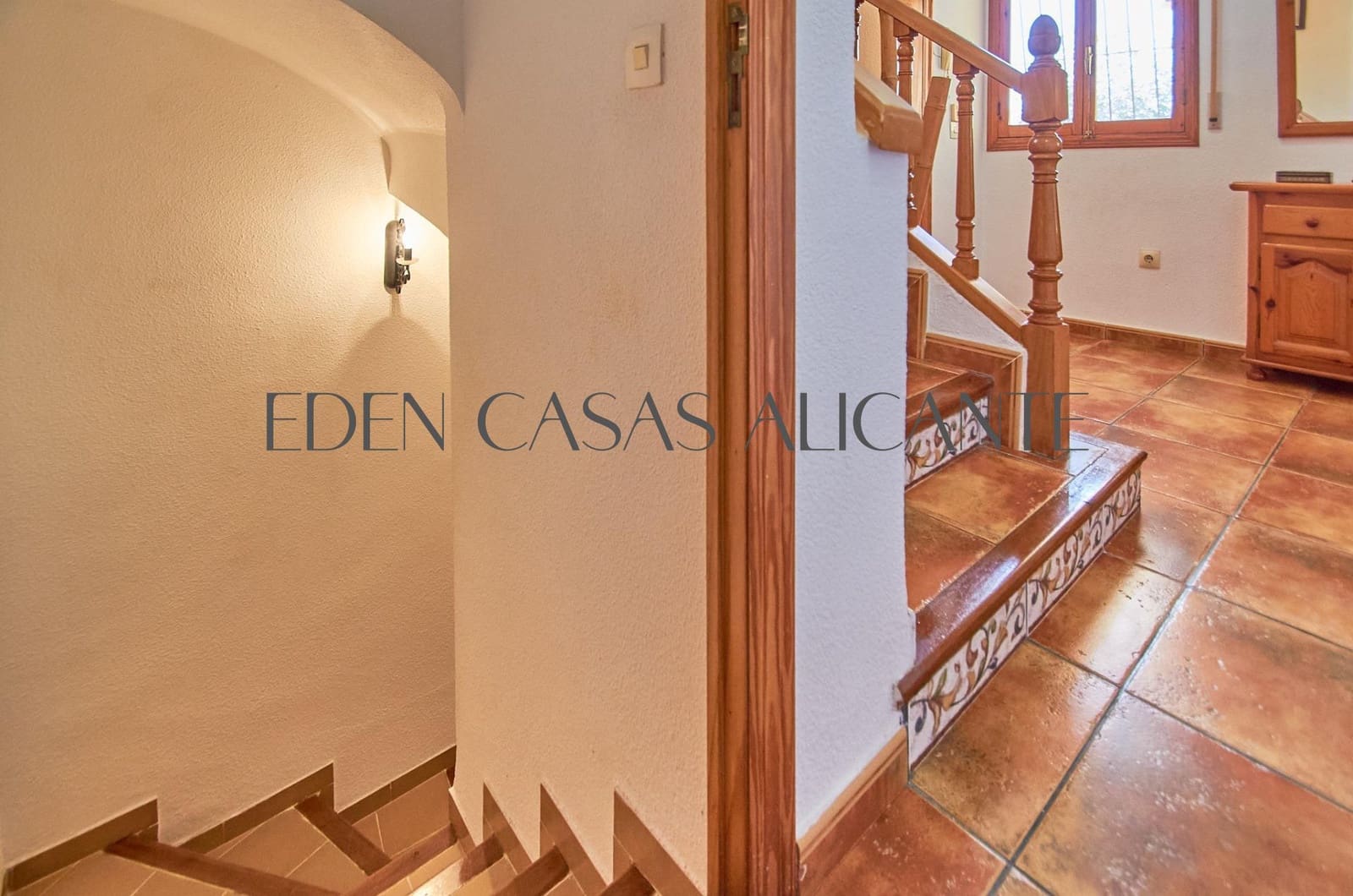 4 sovrum Villa till salu i El Campello med pool garage - 495 000 € (Ref: 9262785)