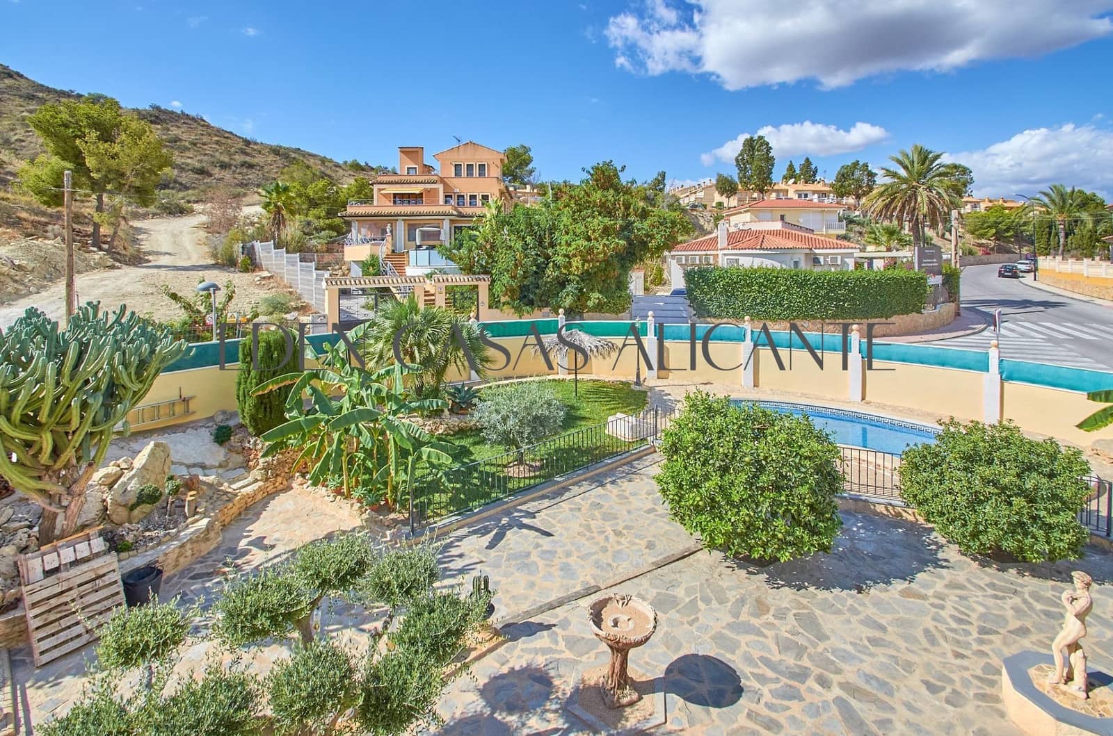 4 sovrum Villa till salu i El Campello med pool garage - 495 000 € (Ref: 9262785)