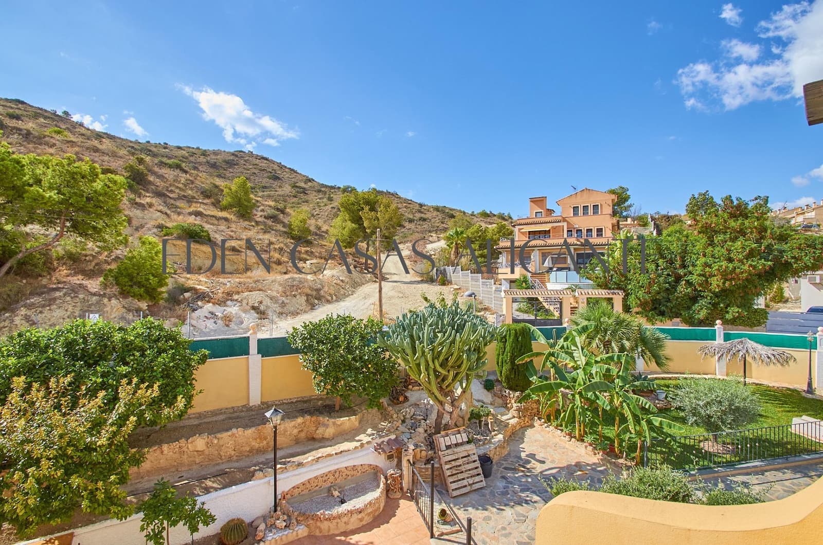 4 sovrum Villa till salu i El Campello med pool garage - 495 000 € (Ref: 9262785)