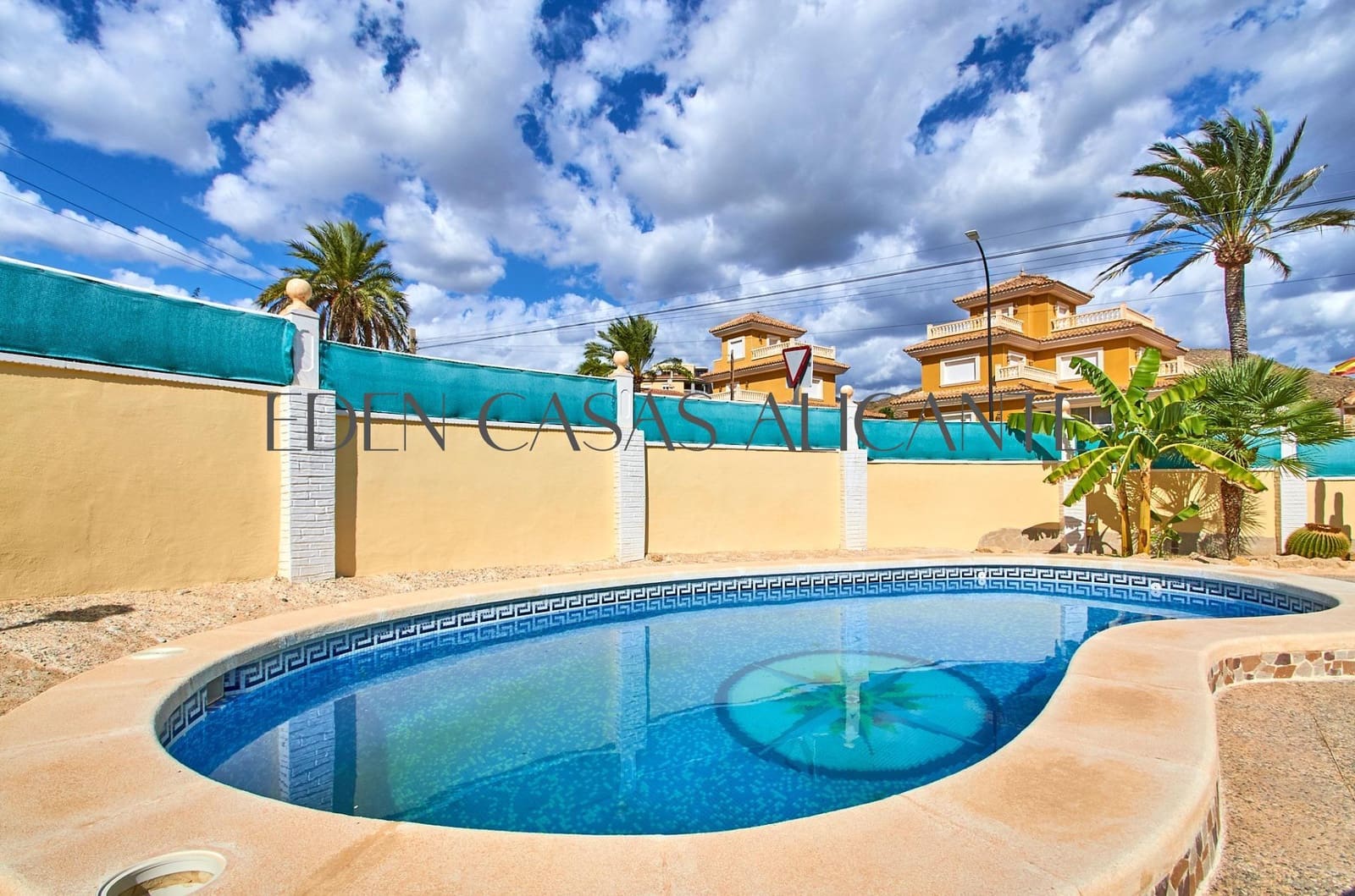 4 sovrum Villa till salu i El Campello med pool garage - 495 000 € (Ref: 9262785)