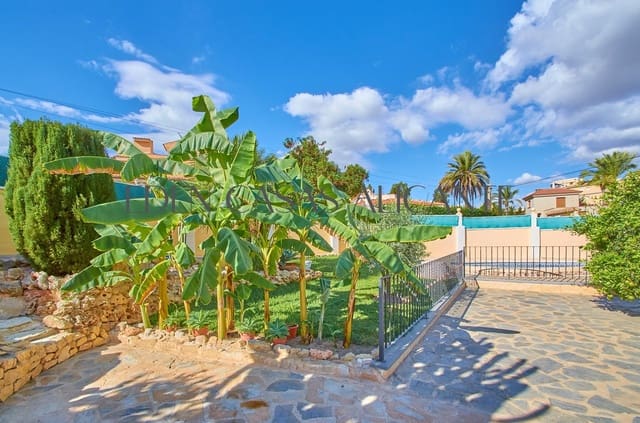 4 bedroom Villa for sale in El Campello with pool garage - € 515,000 (Ref: 9262785)