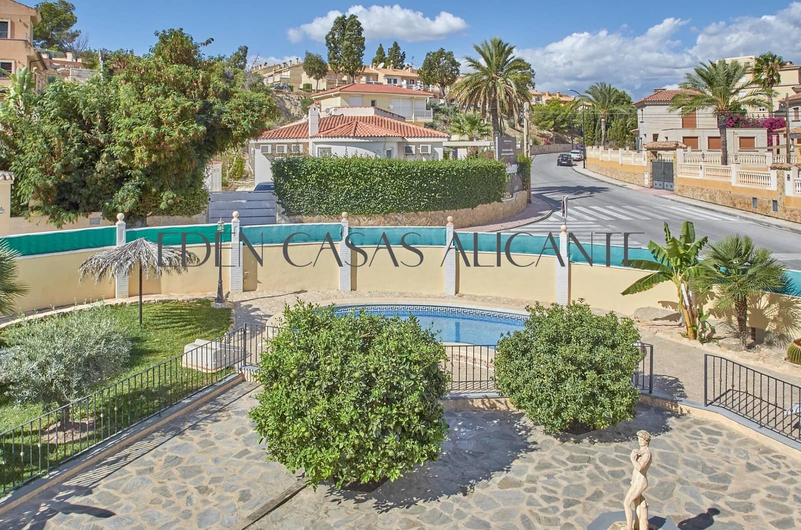4 Zimmer Villa zu verkaufen in El Campello mit Pool Garage - 515.000 € (Ref: 9262785)
