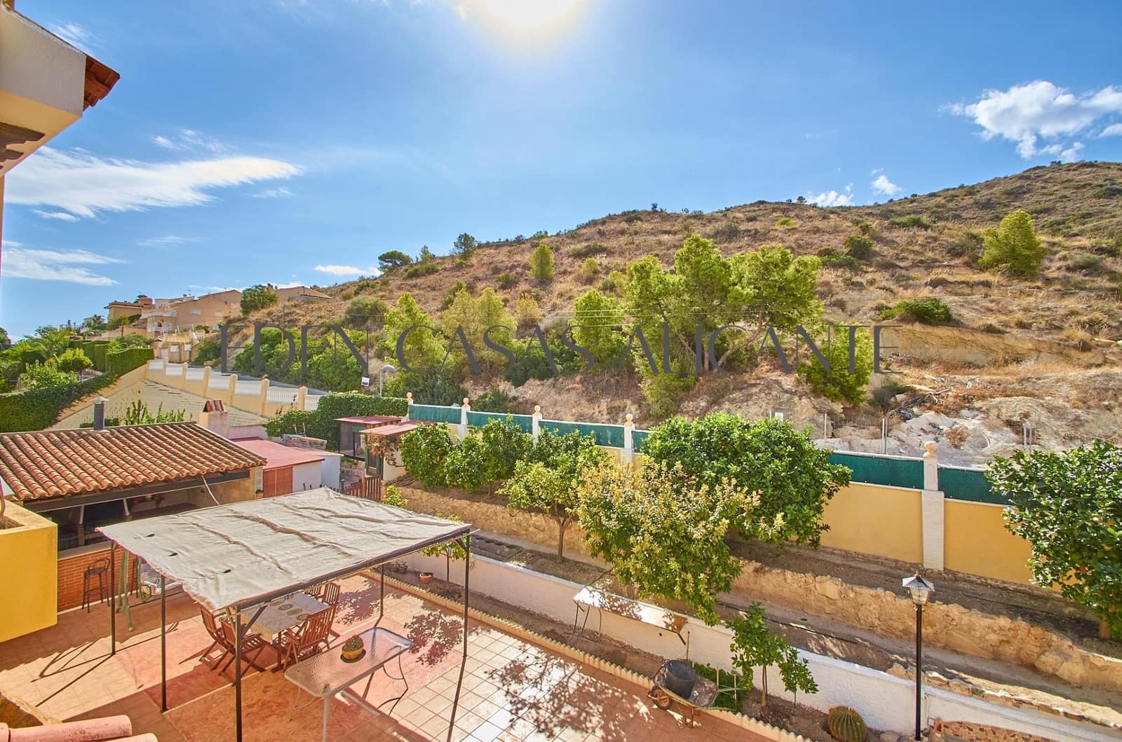 4 Zimmer Villa zu verkaufen in El Campello mit Pool Garage - 515.000 € (Ref: 9262785)