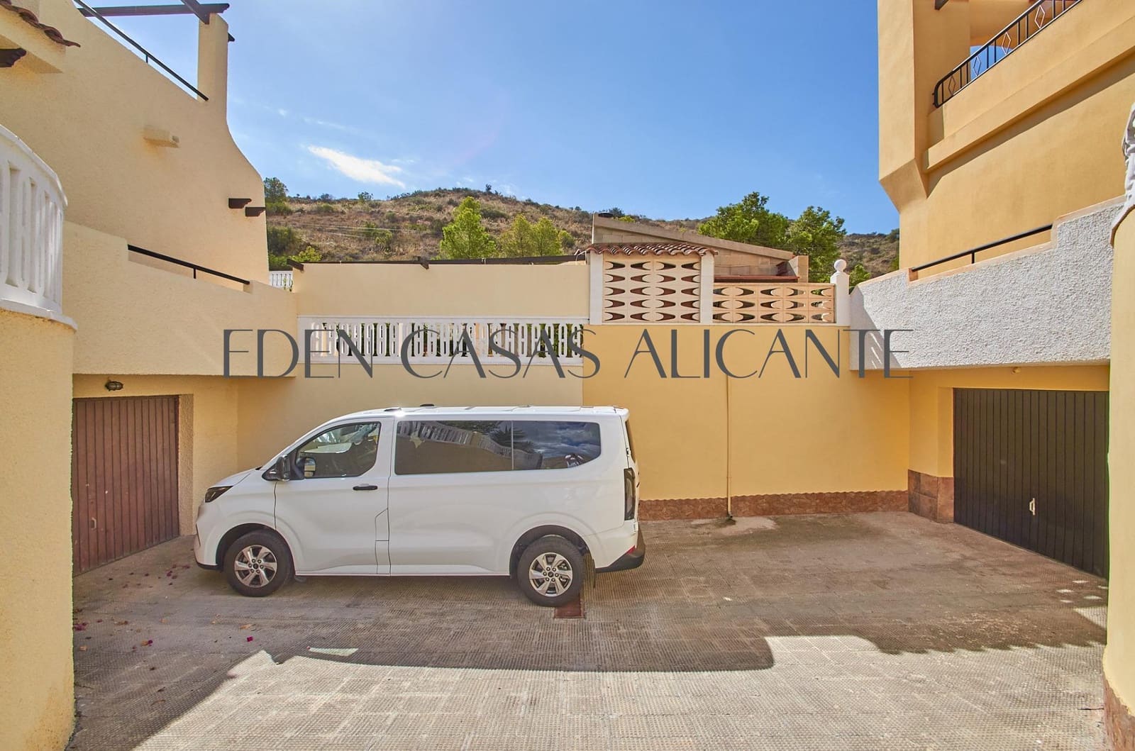 4 Zimmer Villa zu verkaufen in El Campello mit Pool Garage - 515.000 € (Ref: 9262785)