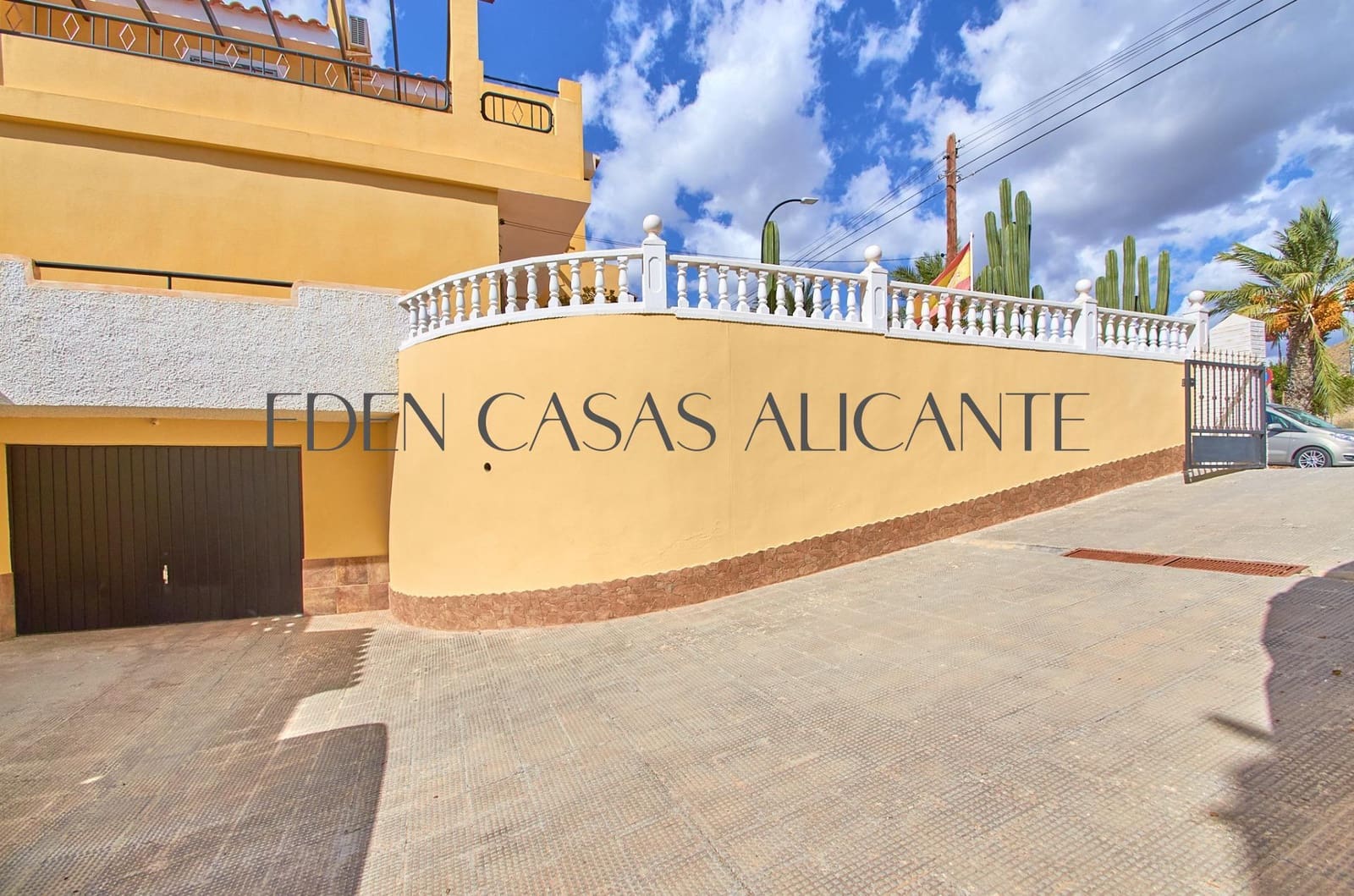 4 Zimmer Villa zu verkaufen in El Campello mit Pool Garage - 515.000 € (Ref: 9262785)