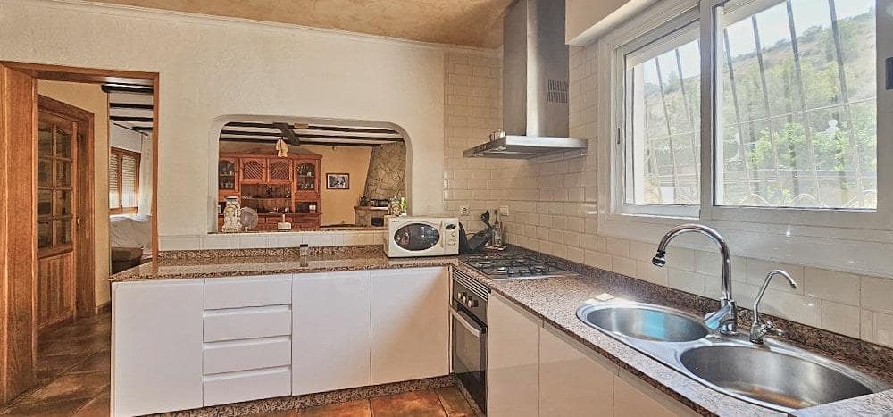 4 Zimmer Villa zu verkaufen in El Campello mit Pool Garage - 515.000 € (Ref: 9262785)