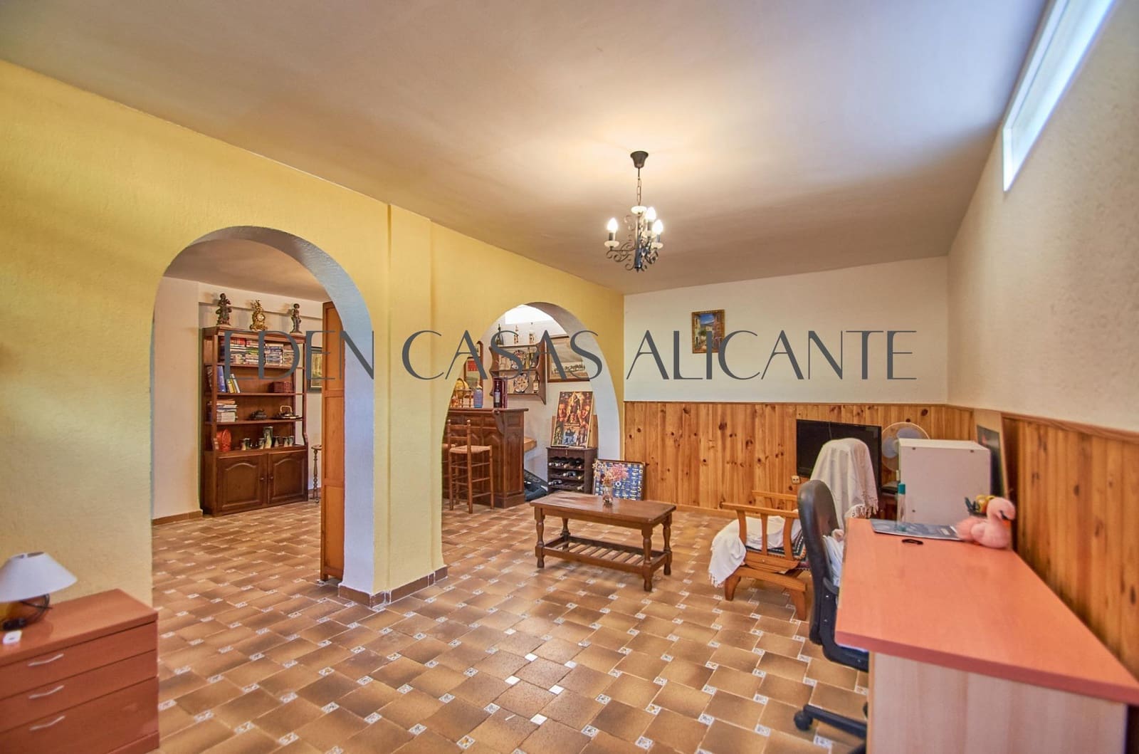 4 Zimmer Villa zu verkaufen in El Campello mit Pool Garage - 515.000 € (Ref: 9262785)