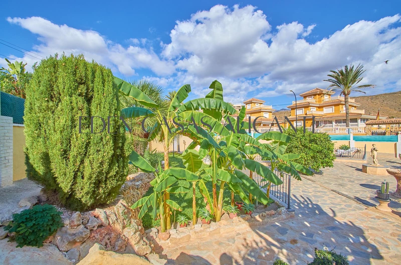 4 Zimmer Villa zu verkaufen in El Campello mit Pool Garage - 515.000 € (Ref: 9262785)