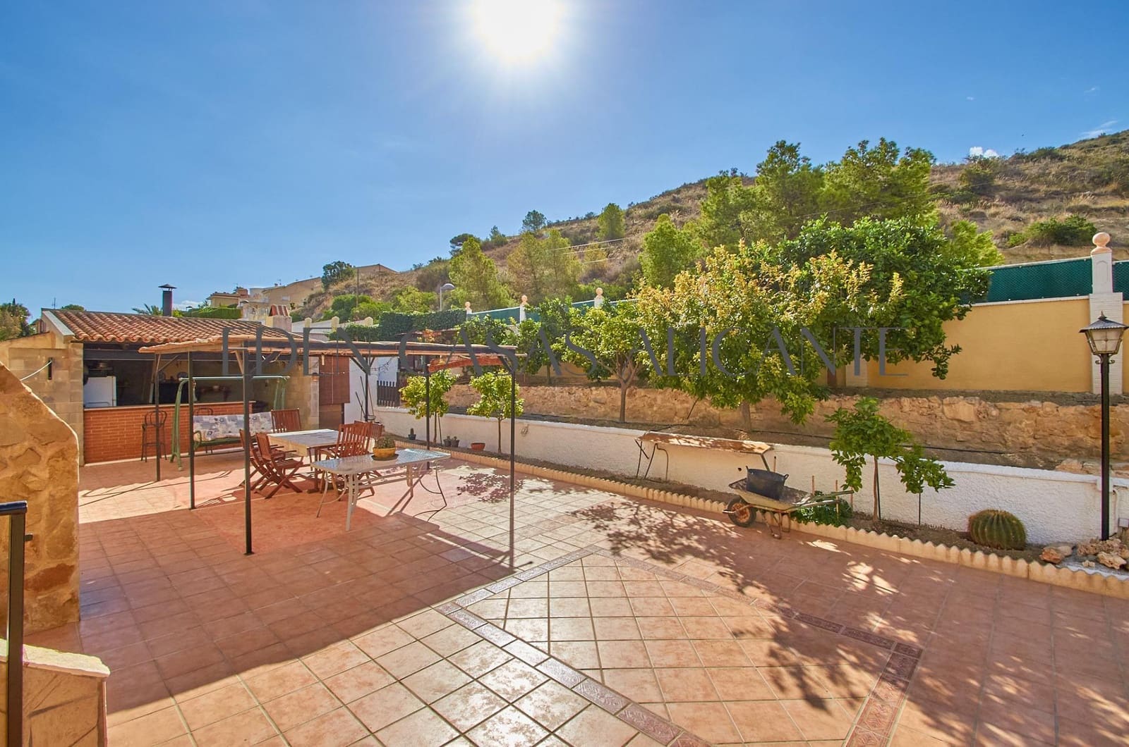 4 Zimmer Villa zu verkaufen in El Campello mit Pool Garage - 515.000 € (Ref: 9262785)